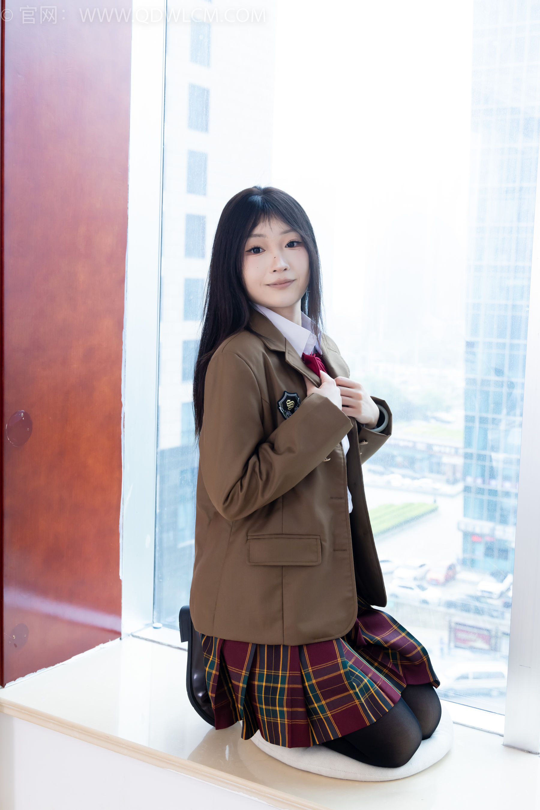 物恋传媒 No.2367 嘟嘟 - 皮鞋、厚黑丝、jk制服/(165P)