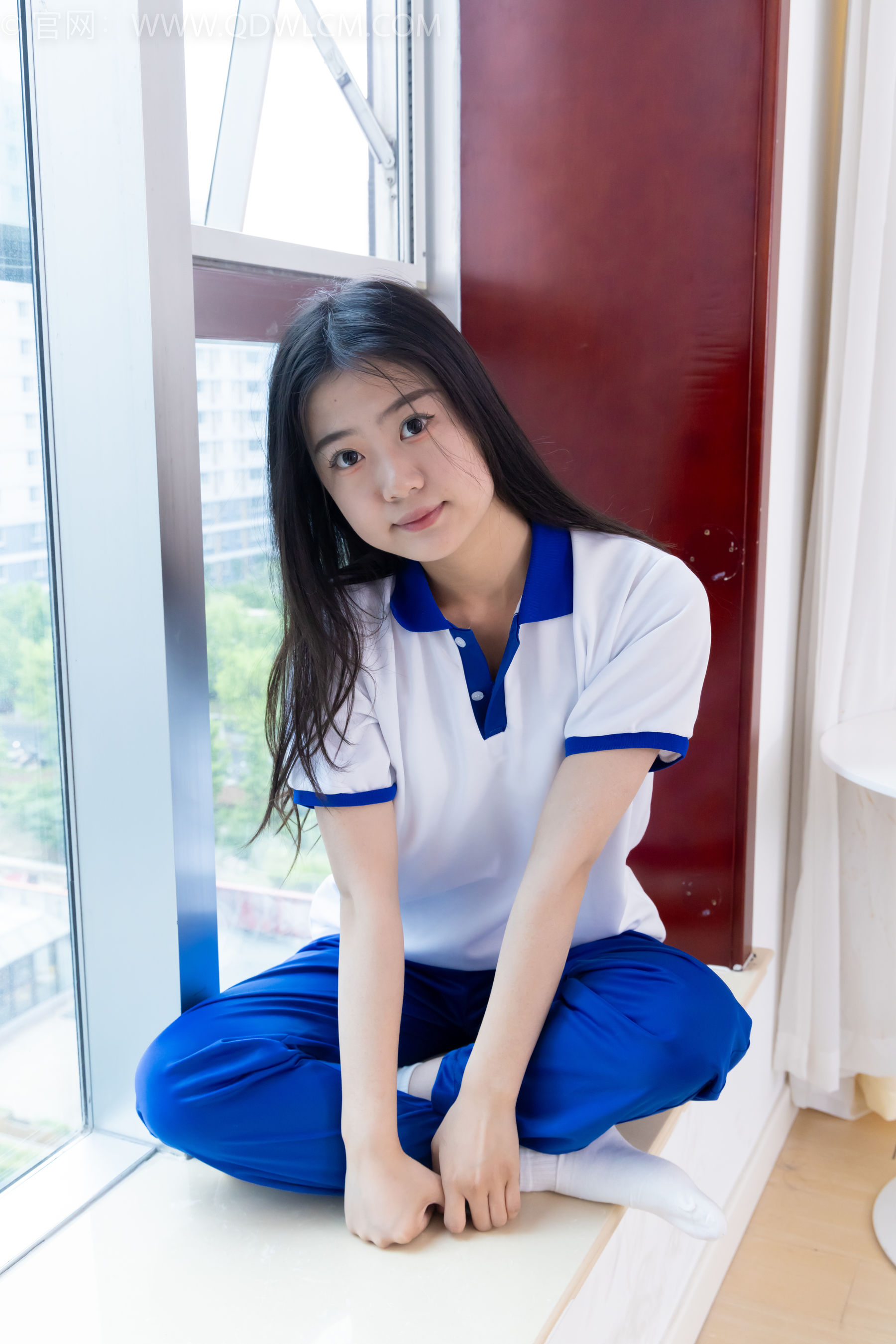 物恋传媒 No.2368 芋头 - 板鞋、白棉袜、裸足/(150P)