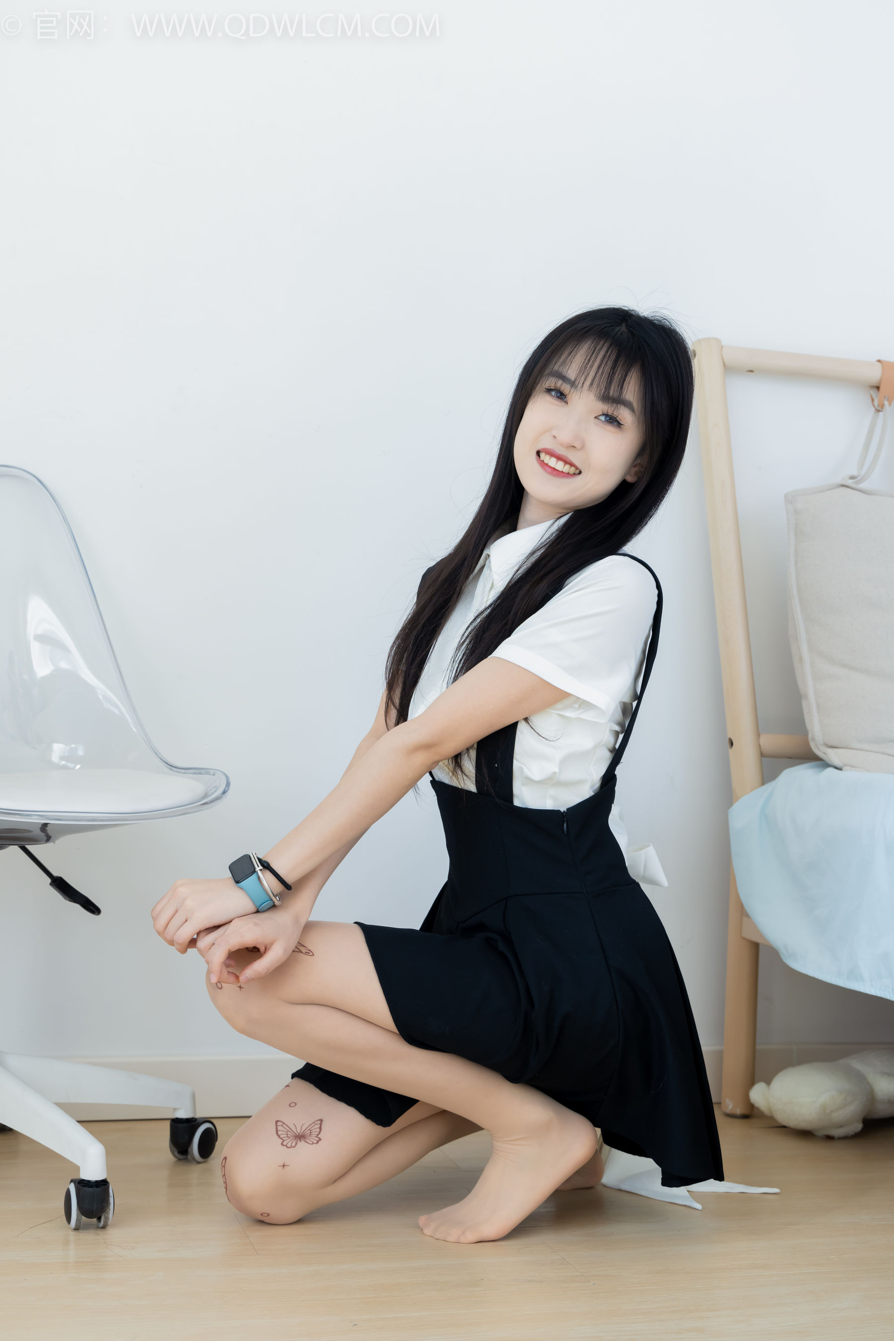 物恋传媒 No.2369 嘉木 - 长靴、长筒小腿白棉袜、蝴蝶薄肉丝/(200P)