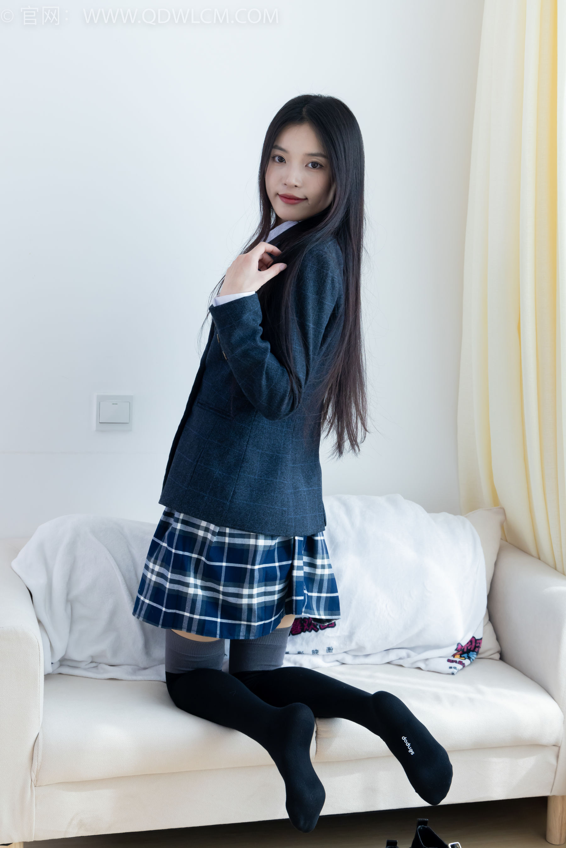 物恋传媒 No.2371 茯苓 - JK制服、皮鞋、拼接过膝袜/(155P)