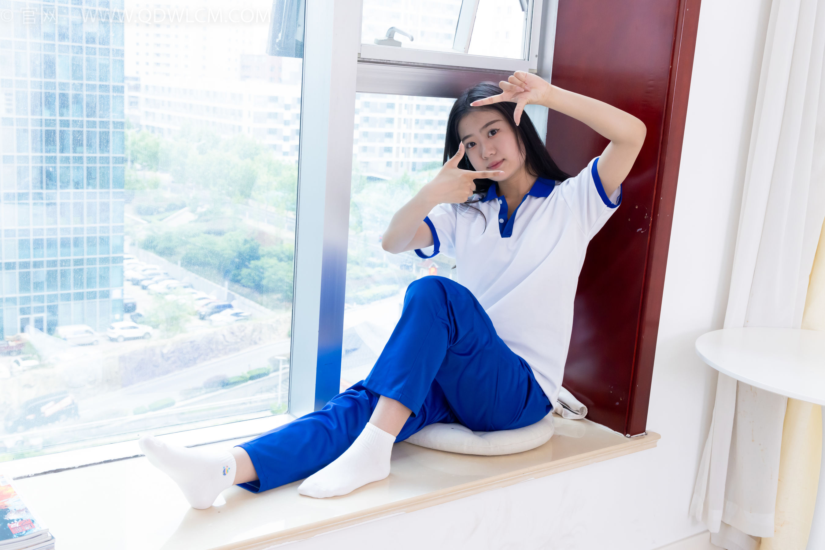 物恋传媒 No.2368 芋头 - 板鞋、白棉袜、裸足/(150P)