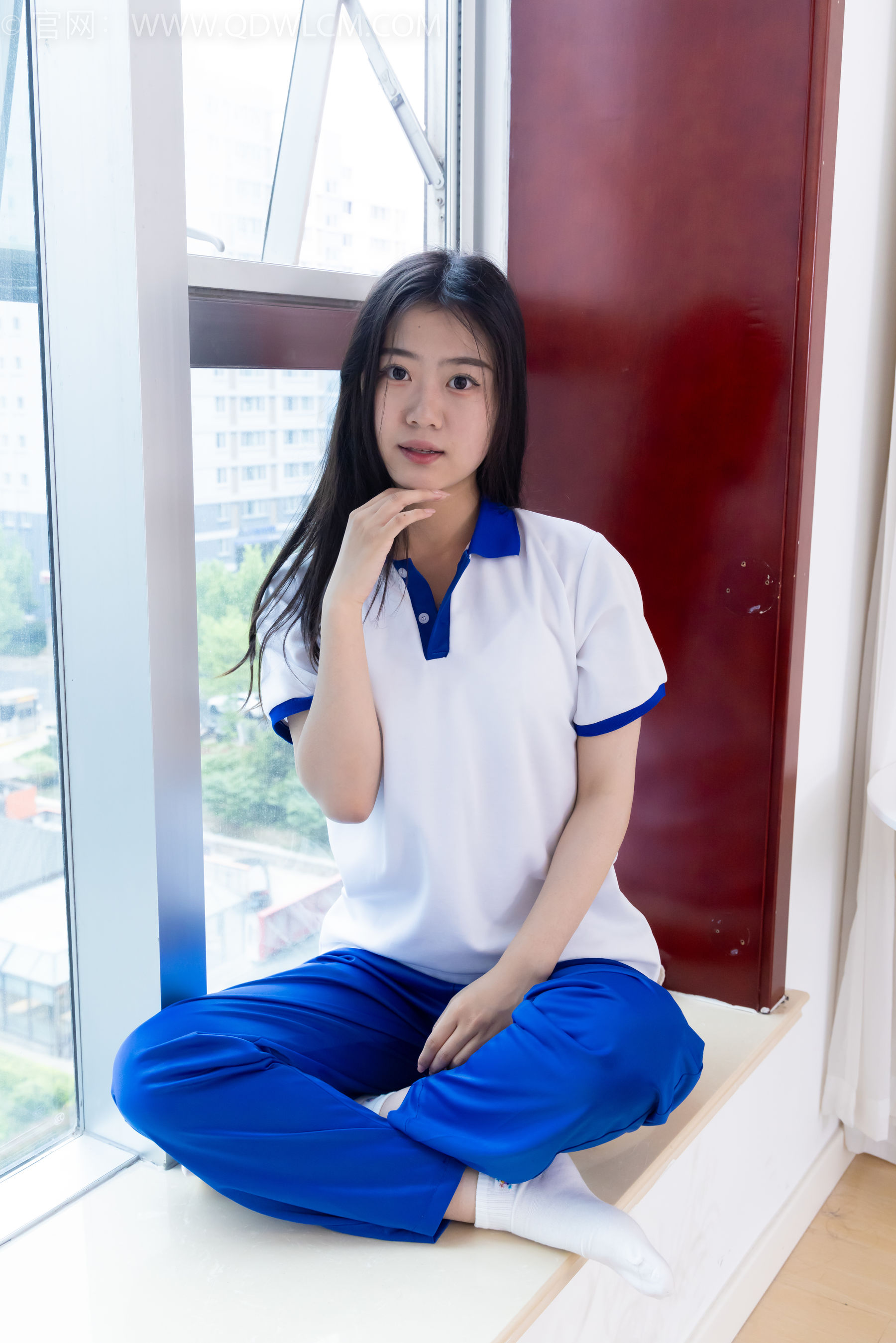 物恋传媒 No.2368 芋头 - 板鞋、白棉袜、裸足/(150P)