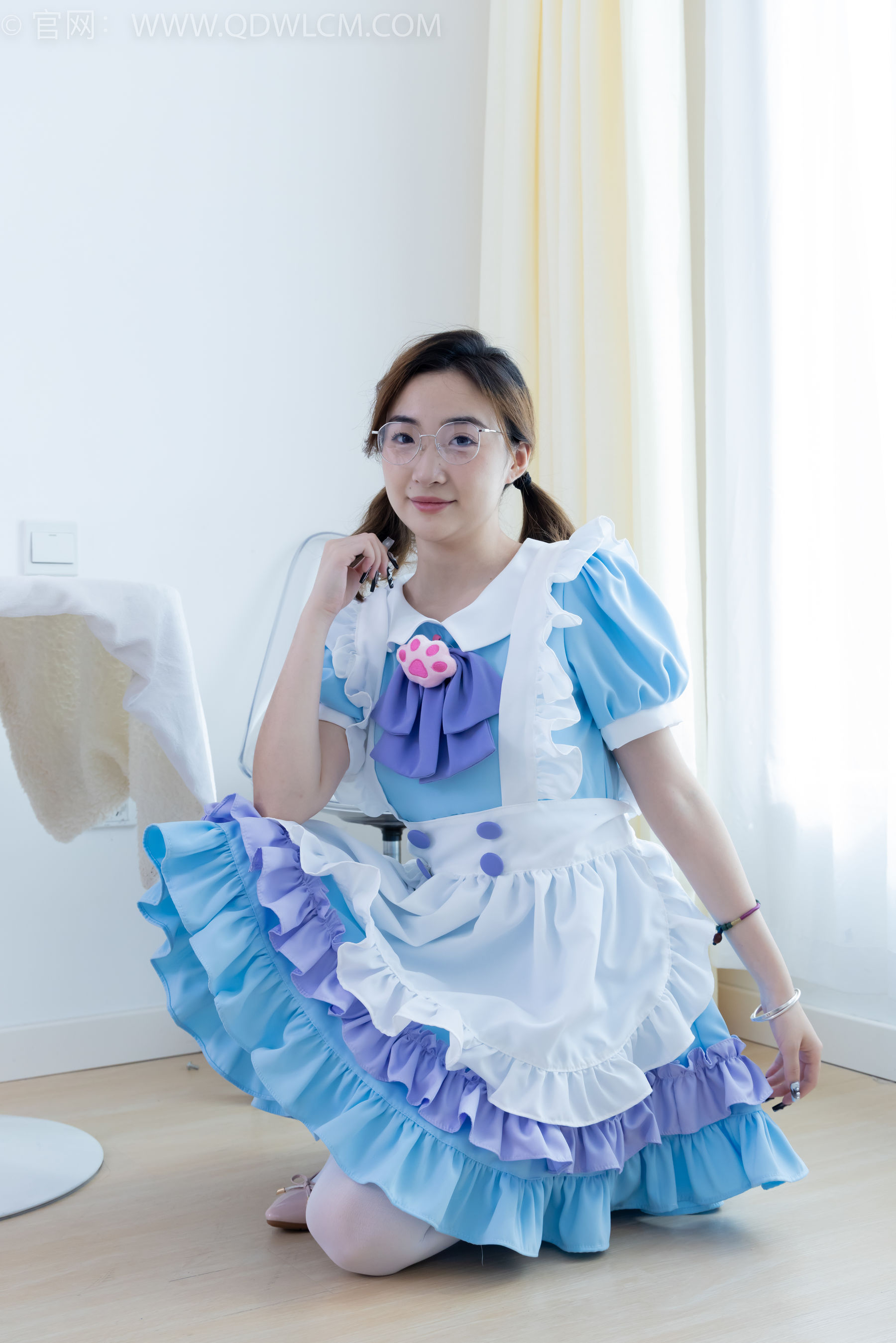 物恋传媒 No.2359 恬恬 - 女仆装、平底鞋、厚白丝、老头乐挠脚剧情/(155P)