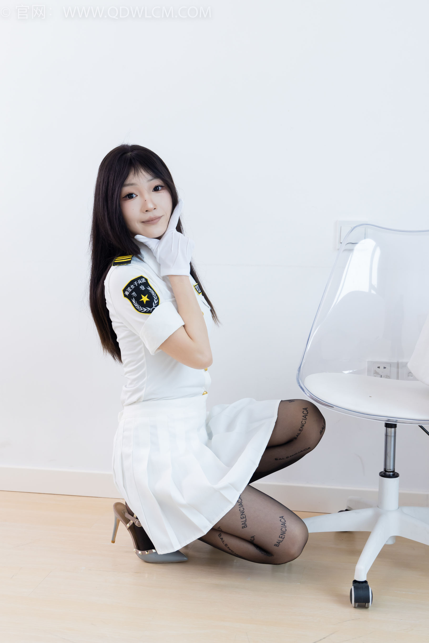 物恋传媒 No.2372 嘟嘟 - 高跟鞋、手套、薄黑丝脚尖加固款、薄肉丝脚尖加固款/(170P)