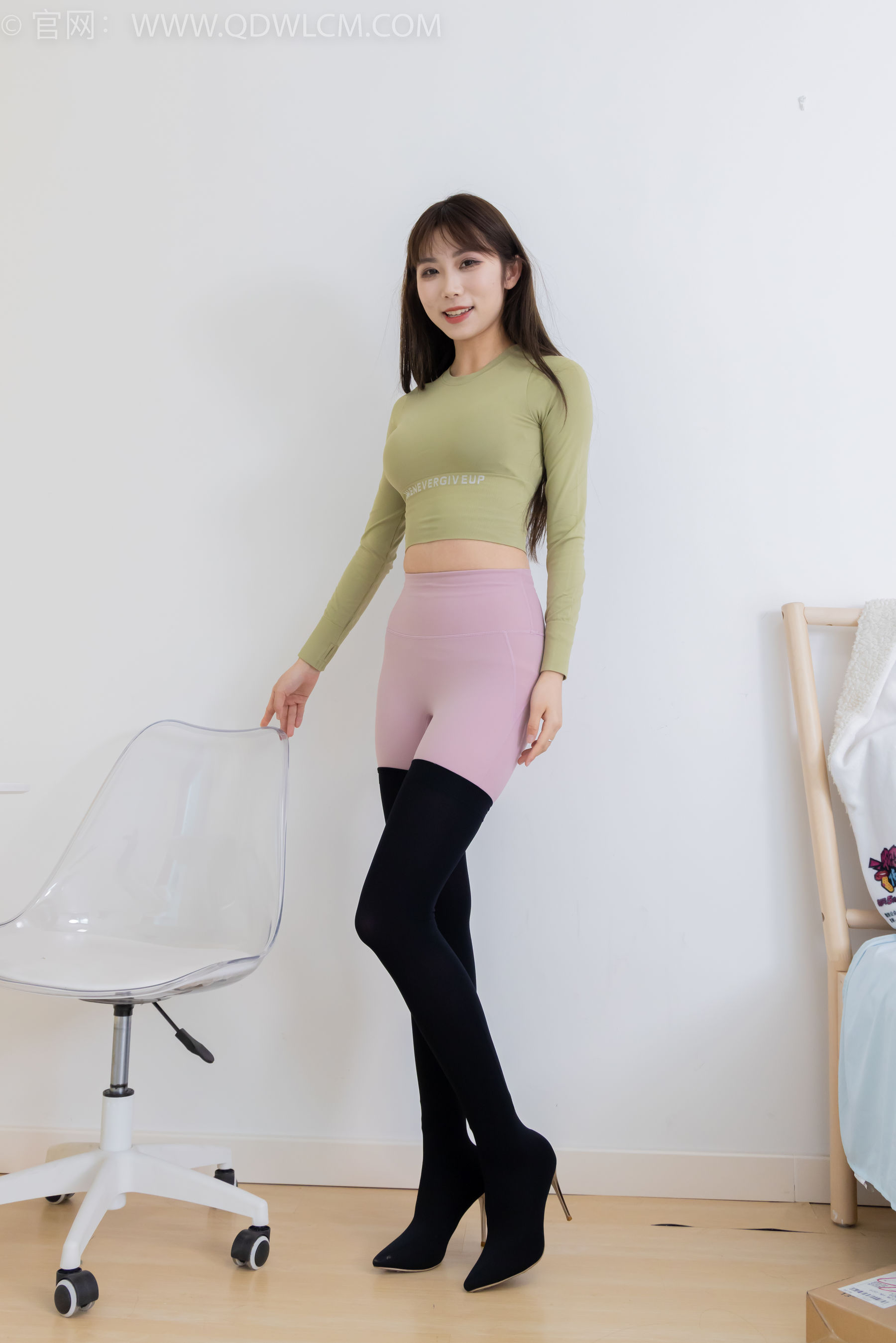 物恋传媒 No.2363 泡泡 - 瑜伽裤、过膝靴、薄白丝/(180P)