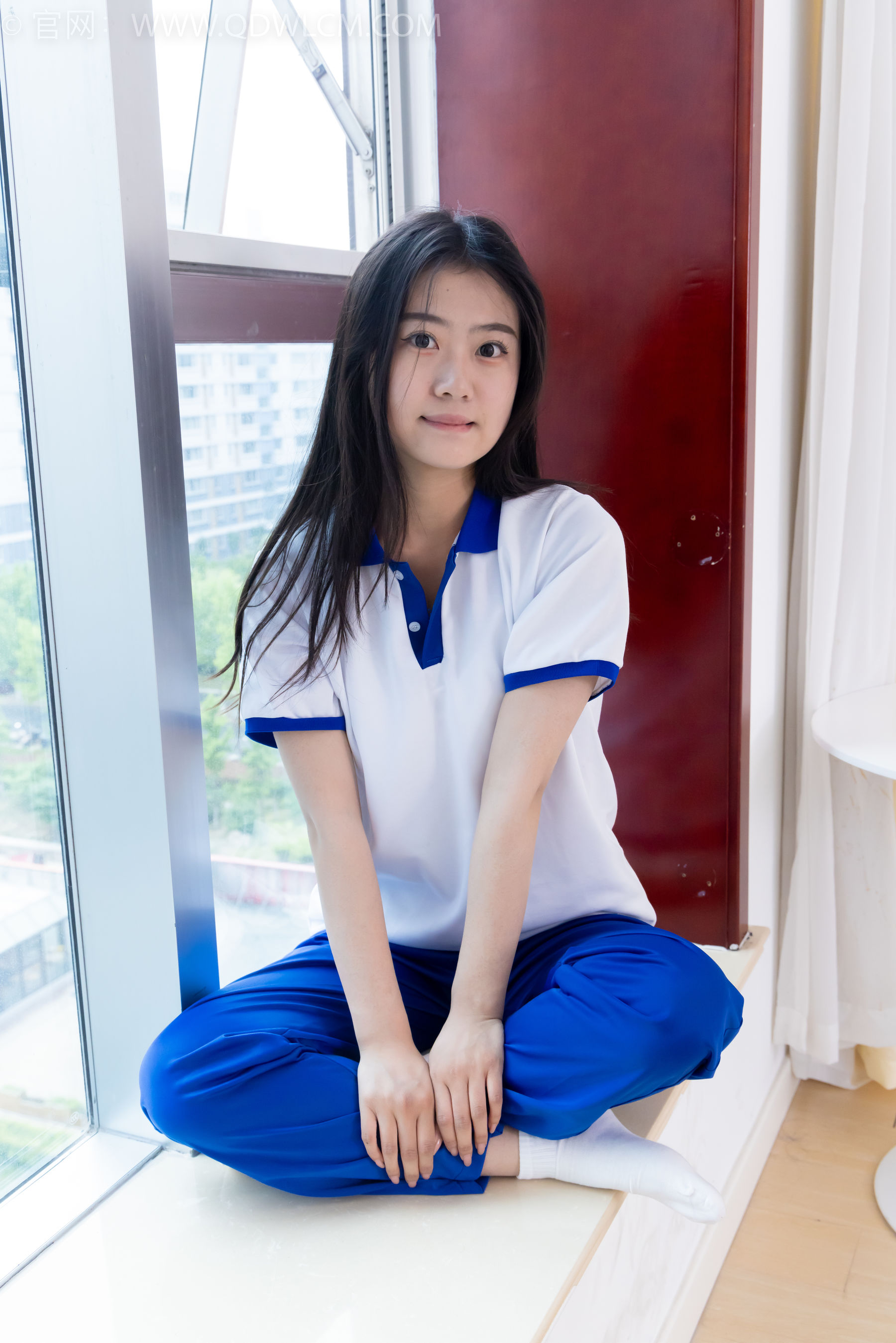 物恋传媒 No.2368 芋头 - 板鞋、白棉袜、裸足/(150P)