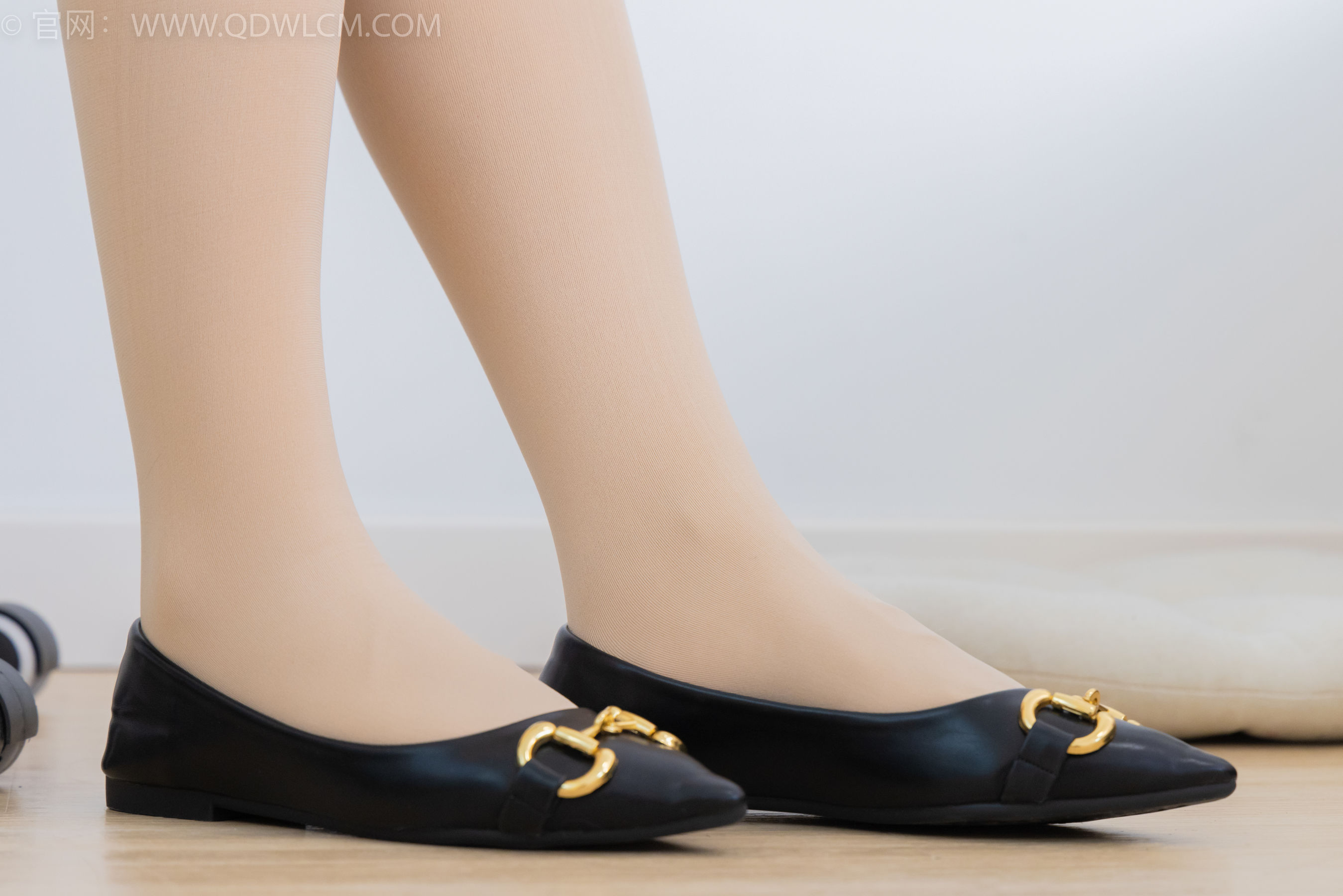 物恋传媒 No.2360 小优 - 平底鞋、厚肉丝/(155P)