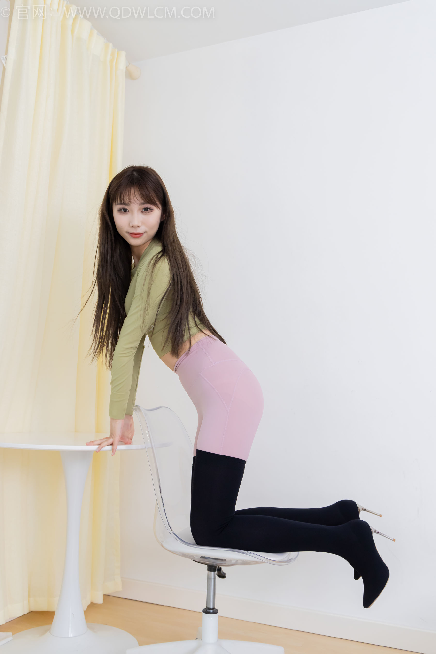 物恋传媒 No.2363 泡泡 - 瑜伽裤、过膝靴、薄白丝/(180P)