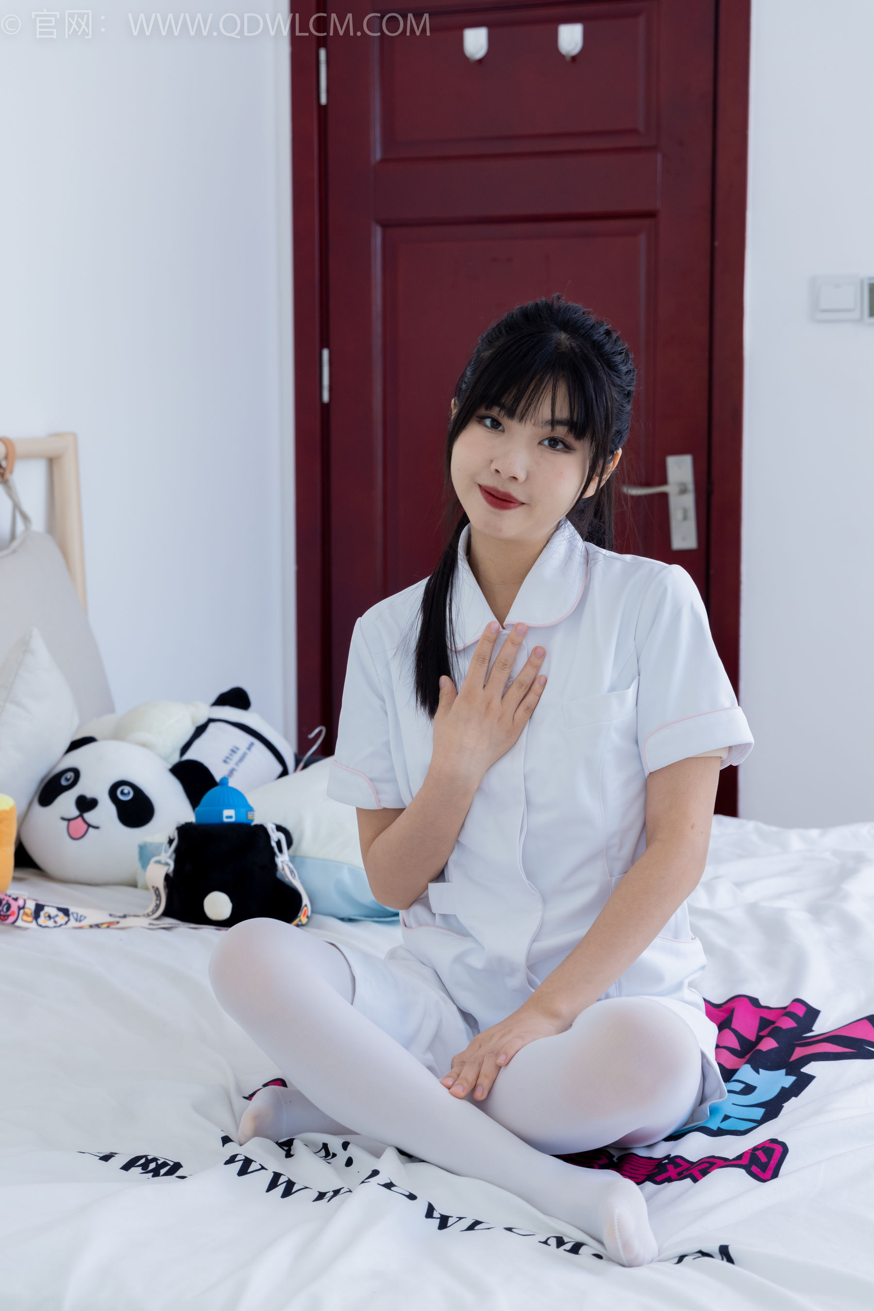 物恋传媒 No.2347 米米 - 板鞋、自然穿脏厚白丝、护士服/(170P)