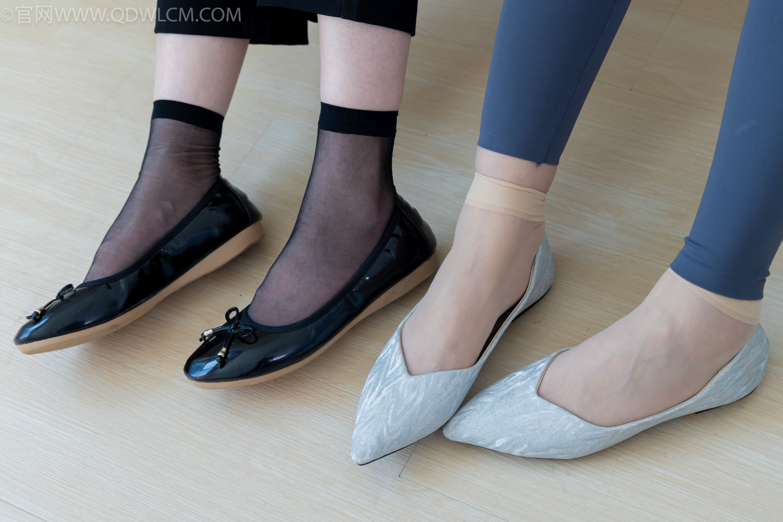 物恋传媒 No.2338 菜菜&岚岚 - 两双平底鞋、短黑丝、短肉丝/(169P)