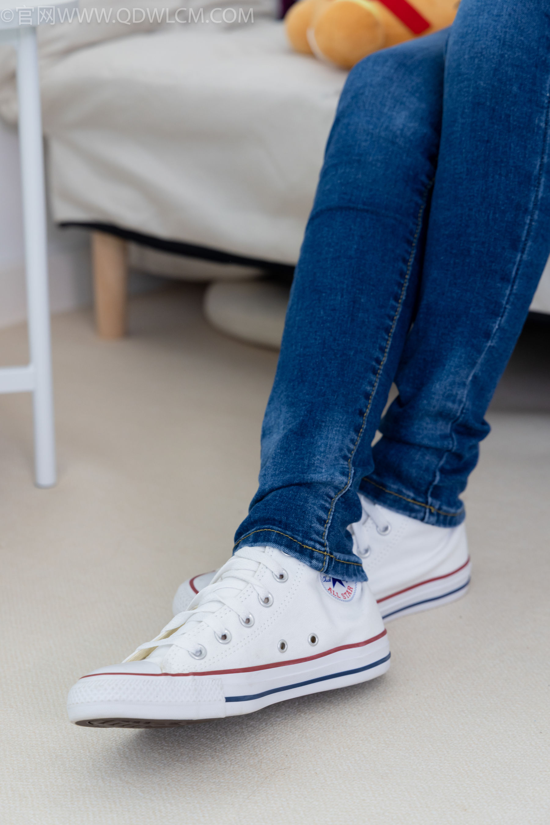 物恋传媒 No.2329 小竹 - 帆布鞋、白船袜、肚子疼揉肚子剧情/(158P)