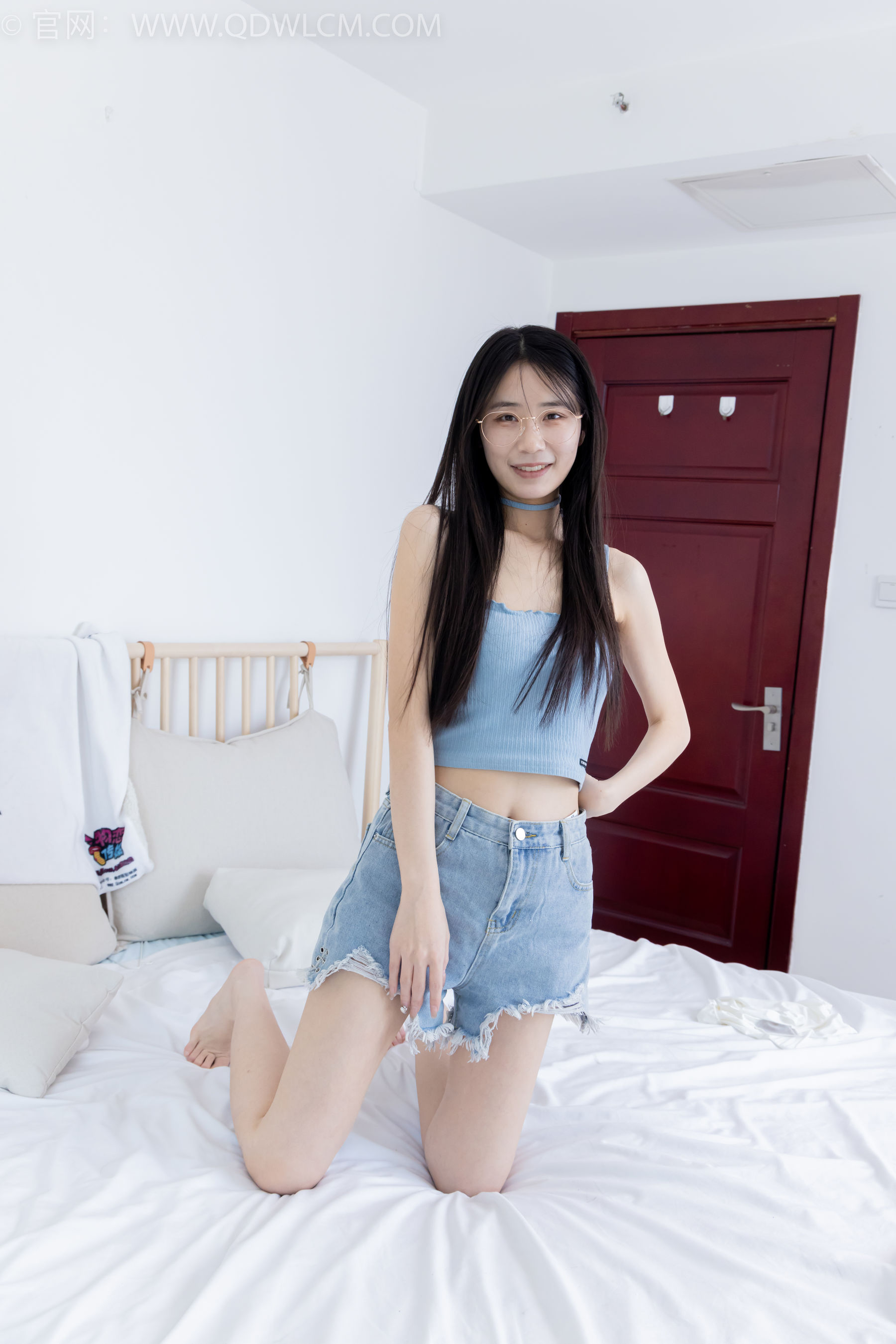 物恋传媒 No.2353 菜菜 - 木屐人字拖、薄黑丝、裸足/(155P)