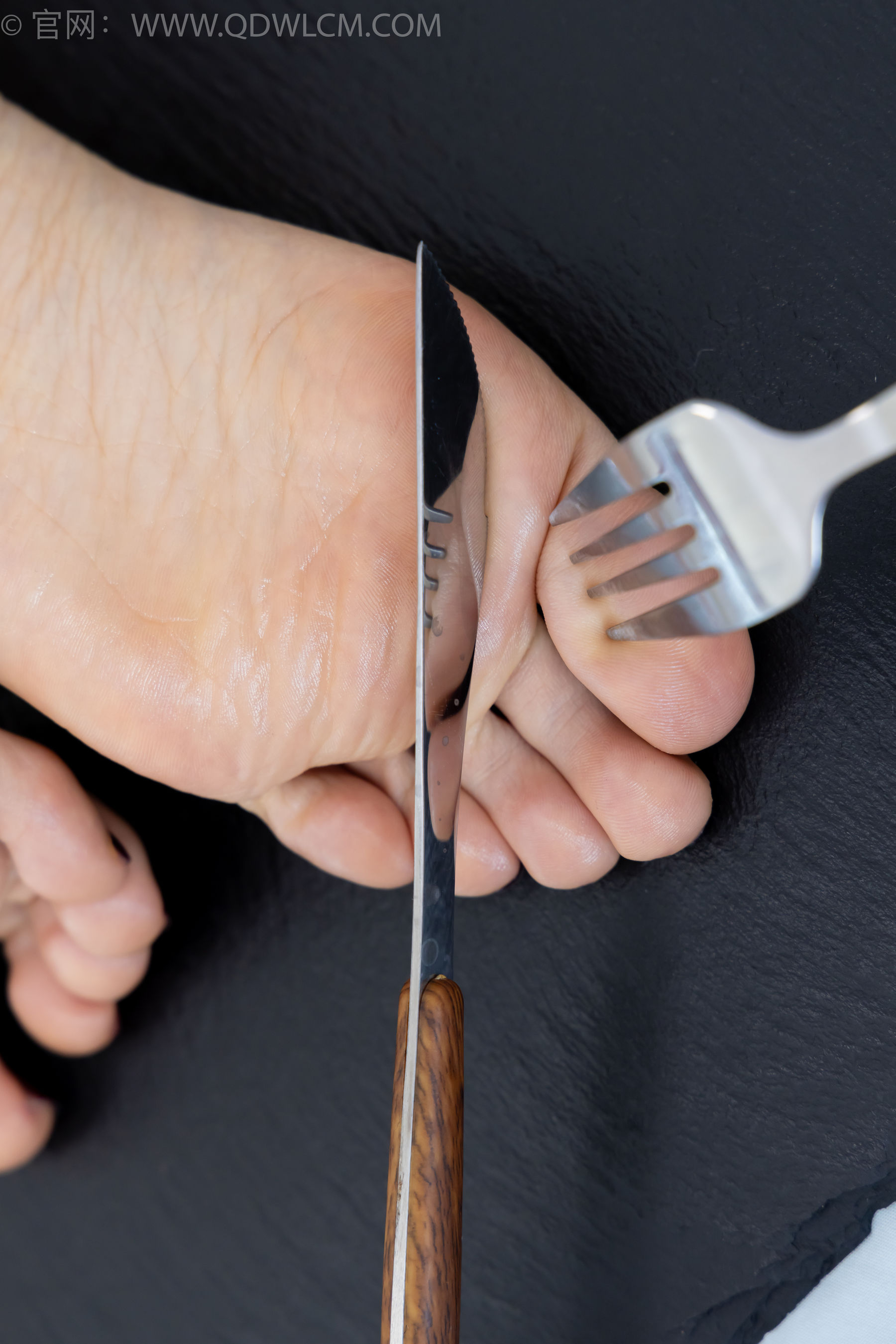 物恋传媒 No.2341 嘟嘟 - 板鞋、白棉袜、裸足、裸足涂精油/(190P)