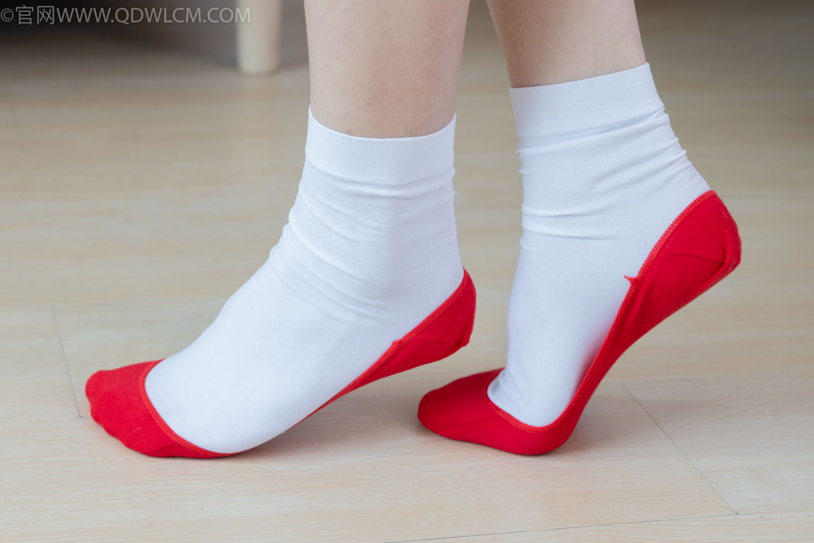 物恋传媒 No.2328 绒绒 - 汉服、布鞋、白棉袜、红色船袜/(174P)