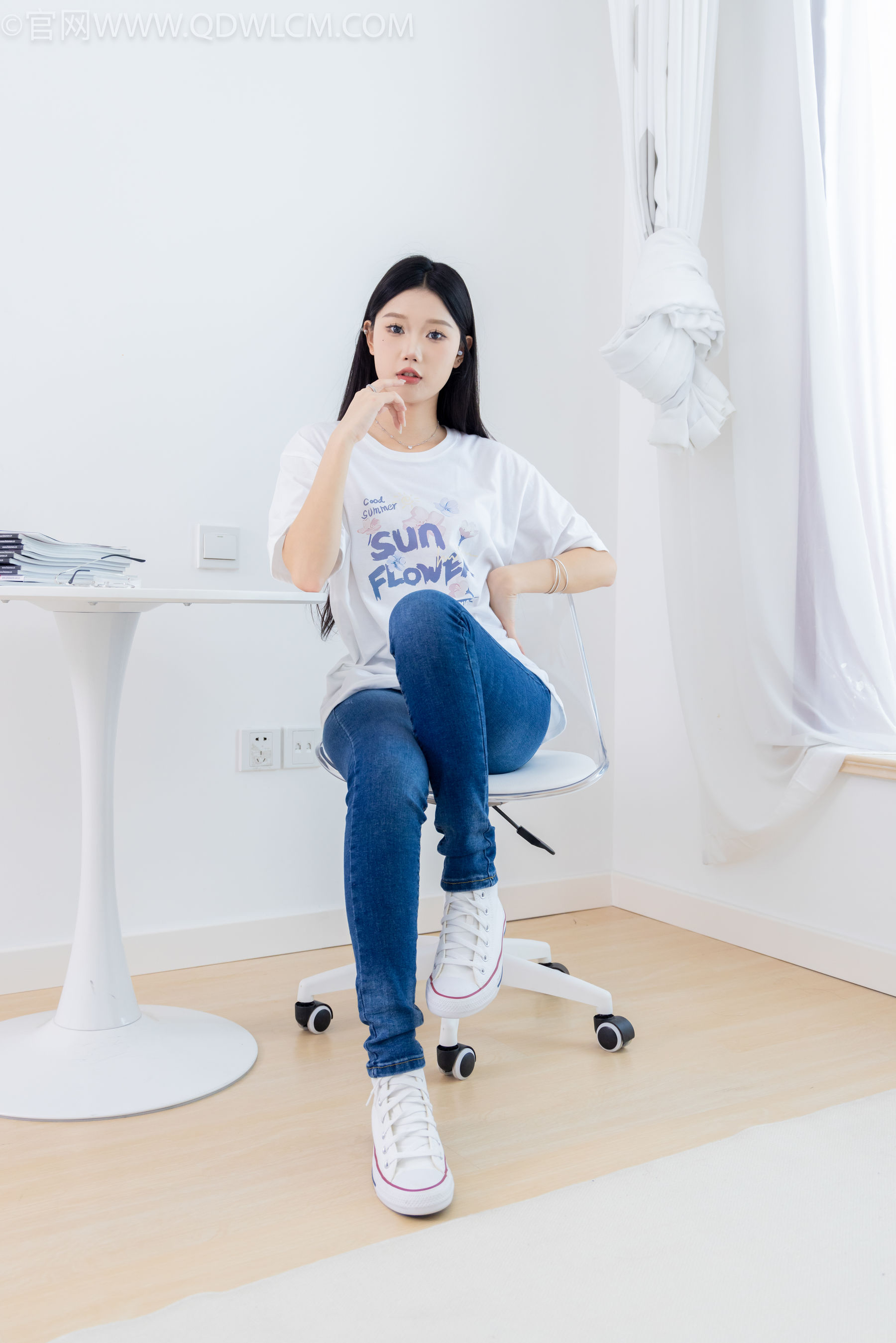 物恋传媒 No.2329 小竹 - 帆布鞋、白船袜、肚子疼揉肚子剧情/(158P)