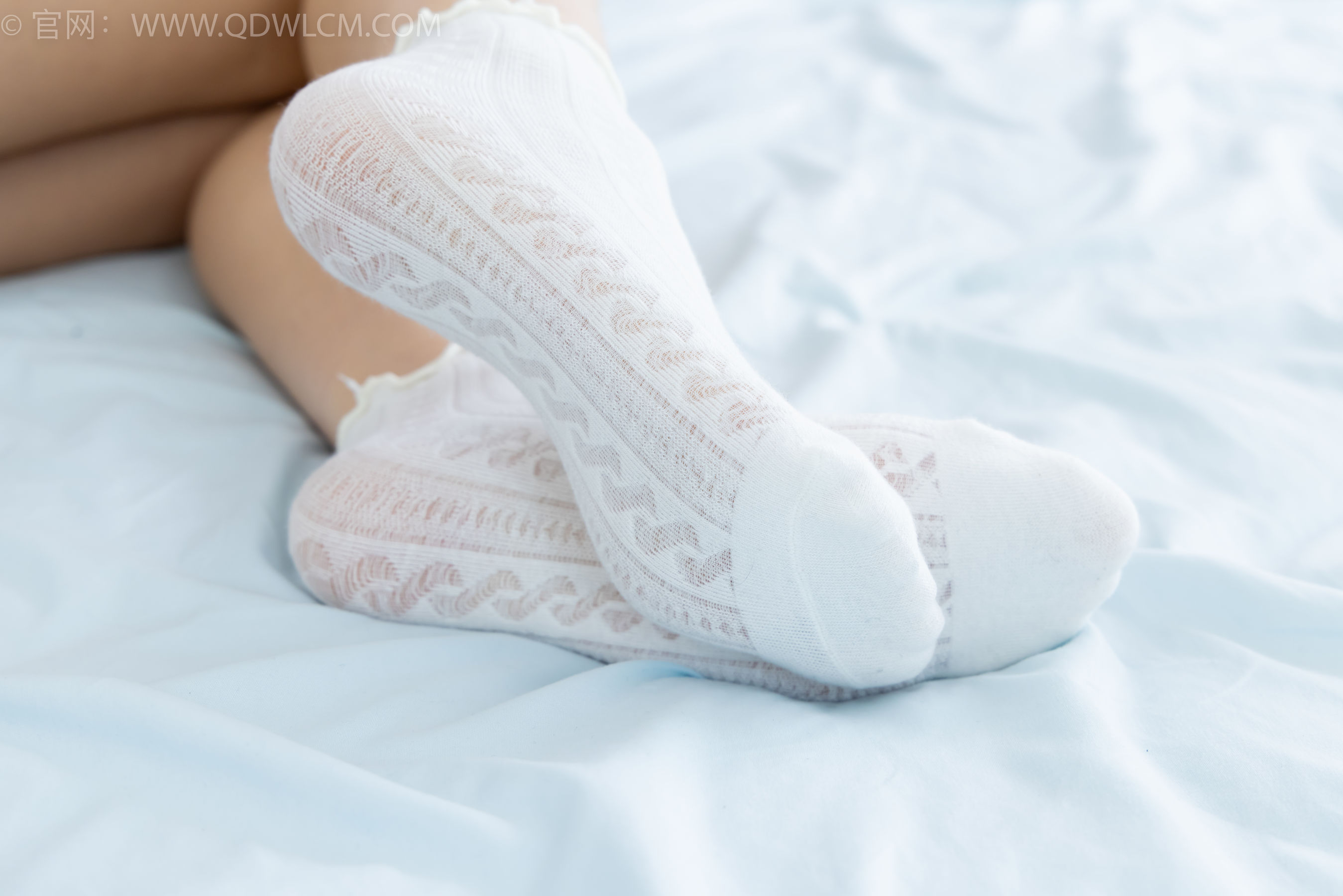 物恋传媒 No.2341 嘟嘟 - 板鞋、白棉袜、裸足、裸足涂精油/(190P)