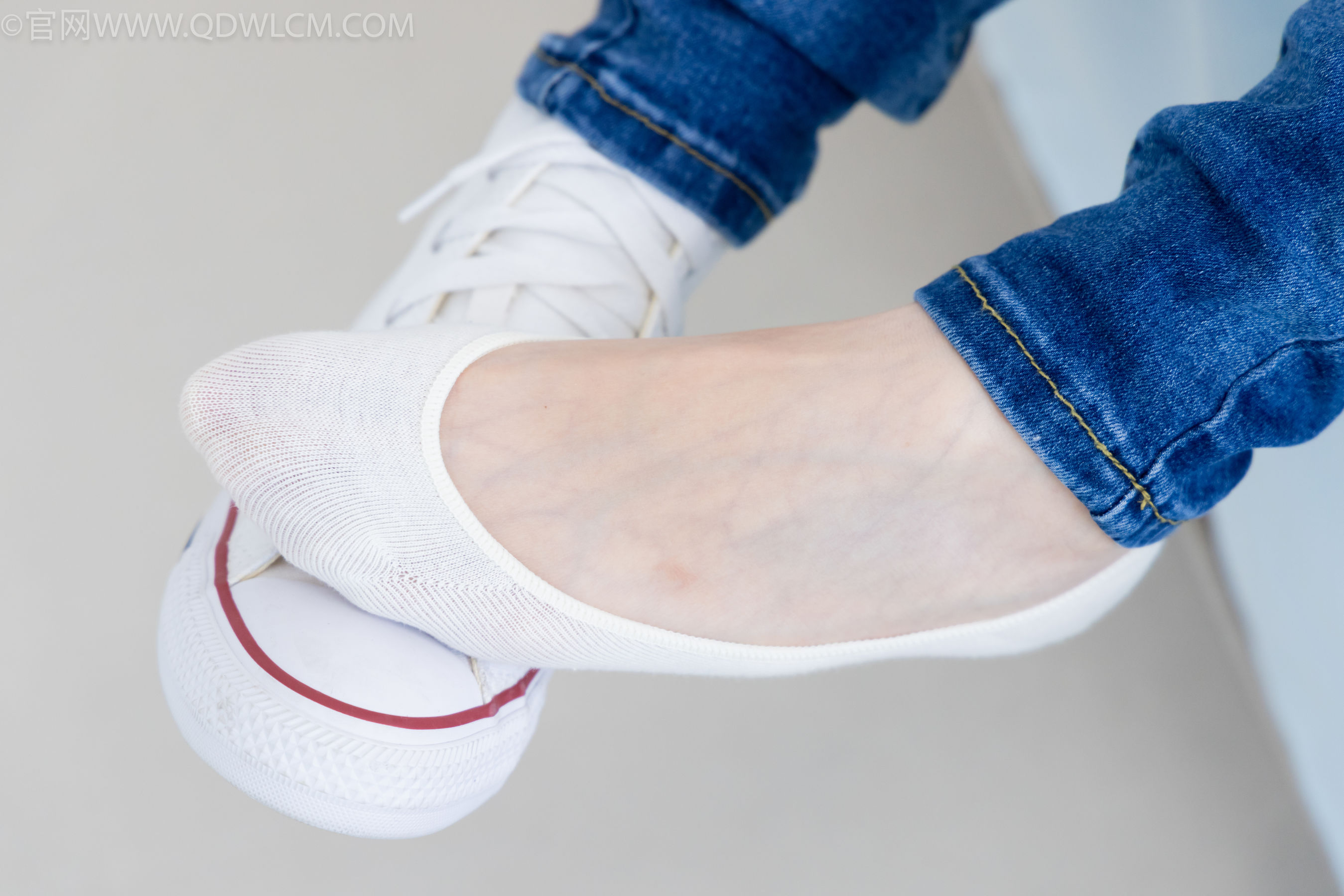 物恋传媒 No.2329 小竹 - 帆布鞋、白船袜、肚子疼揉肚子剧情/(158P)