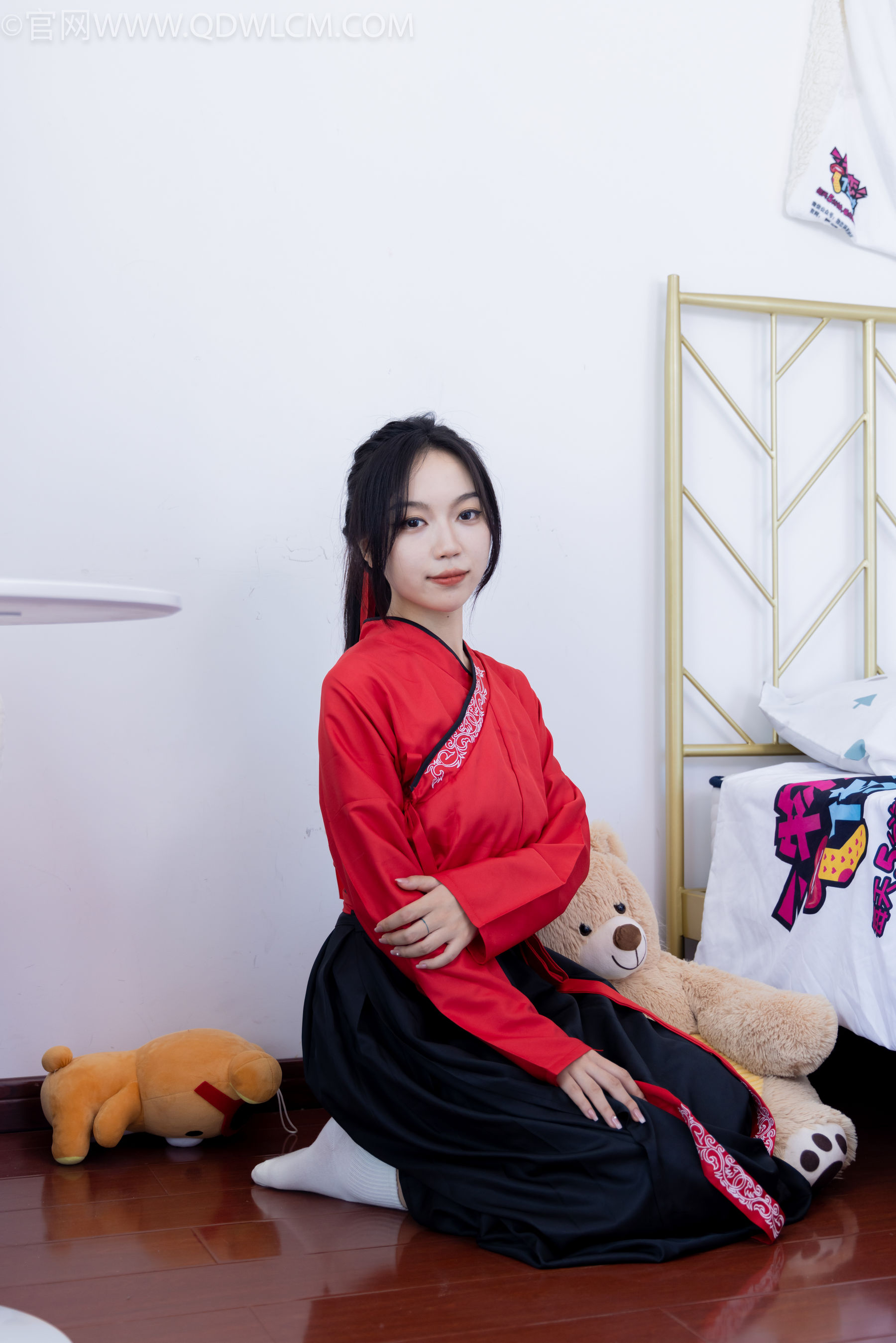 物恋传媒 No.2330 纱纱 - 汉服、皮鞋、白棉袜、薄肉丝/(219P)