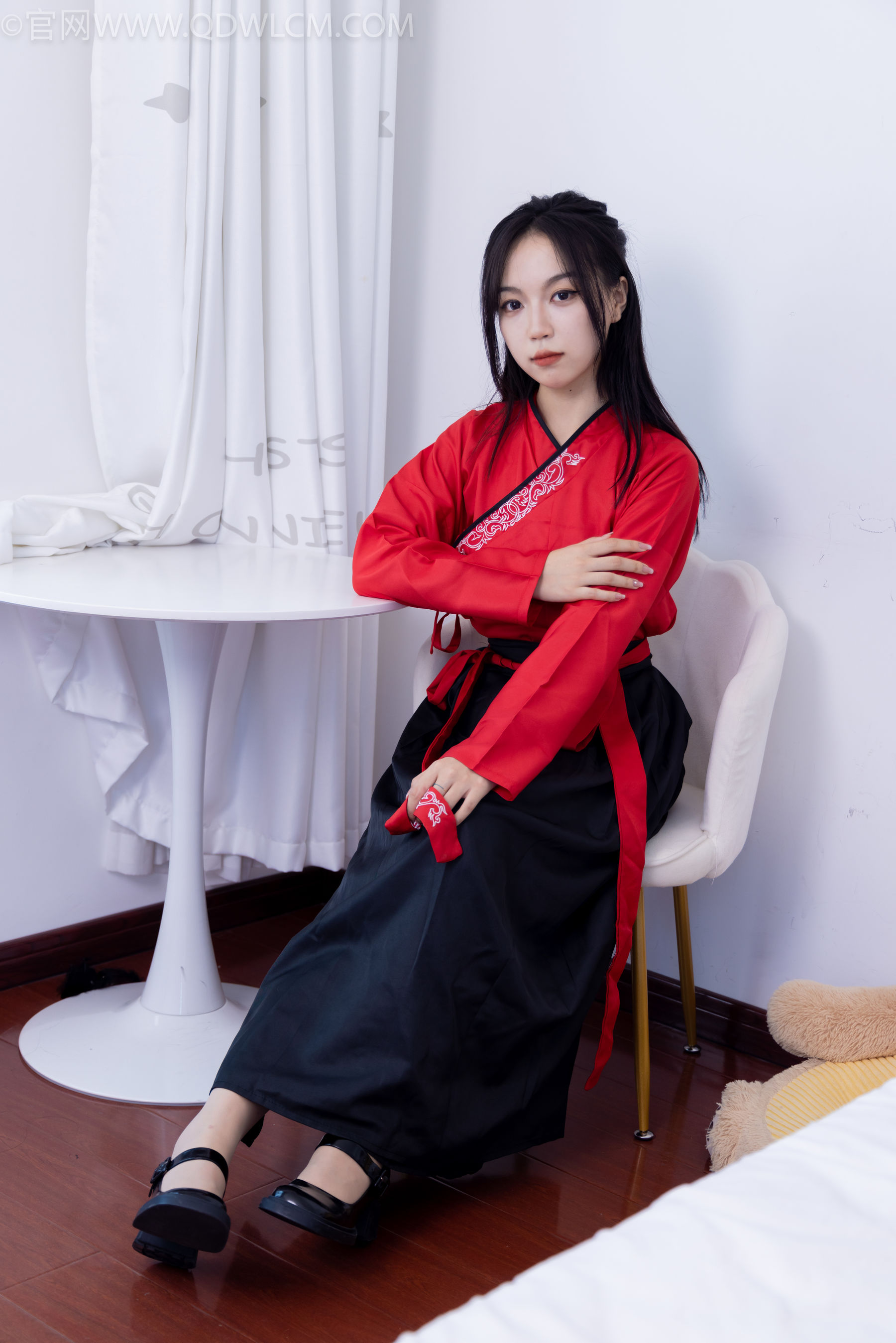 物恋传媒 No.2330 纱纱 - 汉服、皮鞋、白棉袜、薄肉丝/(219P)