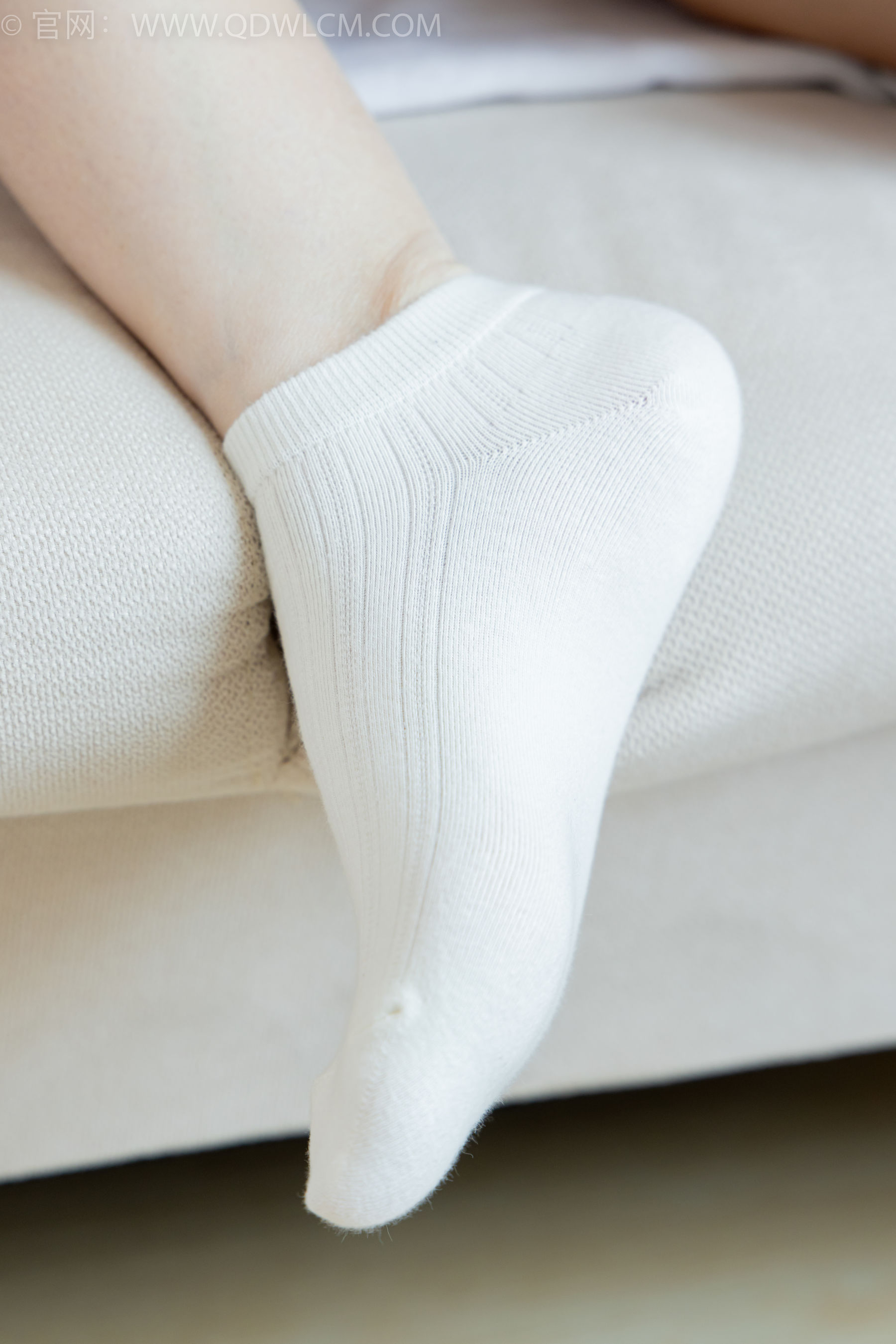 物恋传媒 No.2348 小曦 - 板鞋、白棉袜、裸足/(155P)