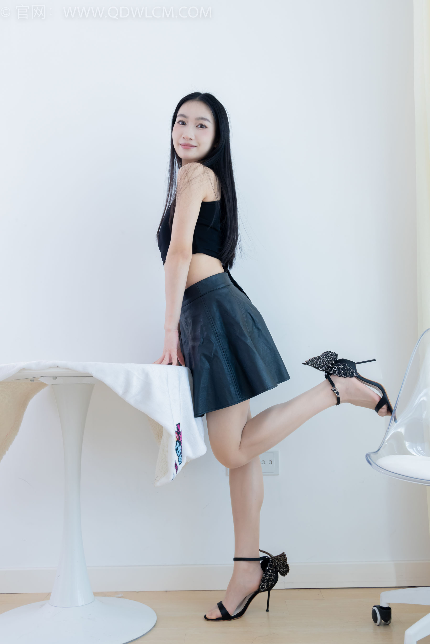 物恋传媒 No.2342 小影 - 高跟鞋、薄肉丝/(155P)