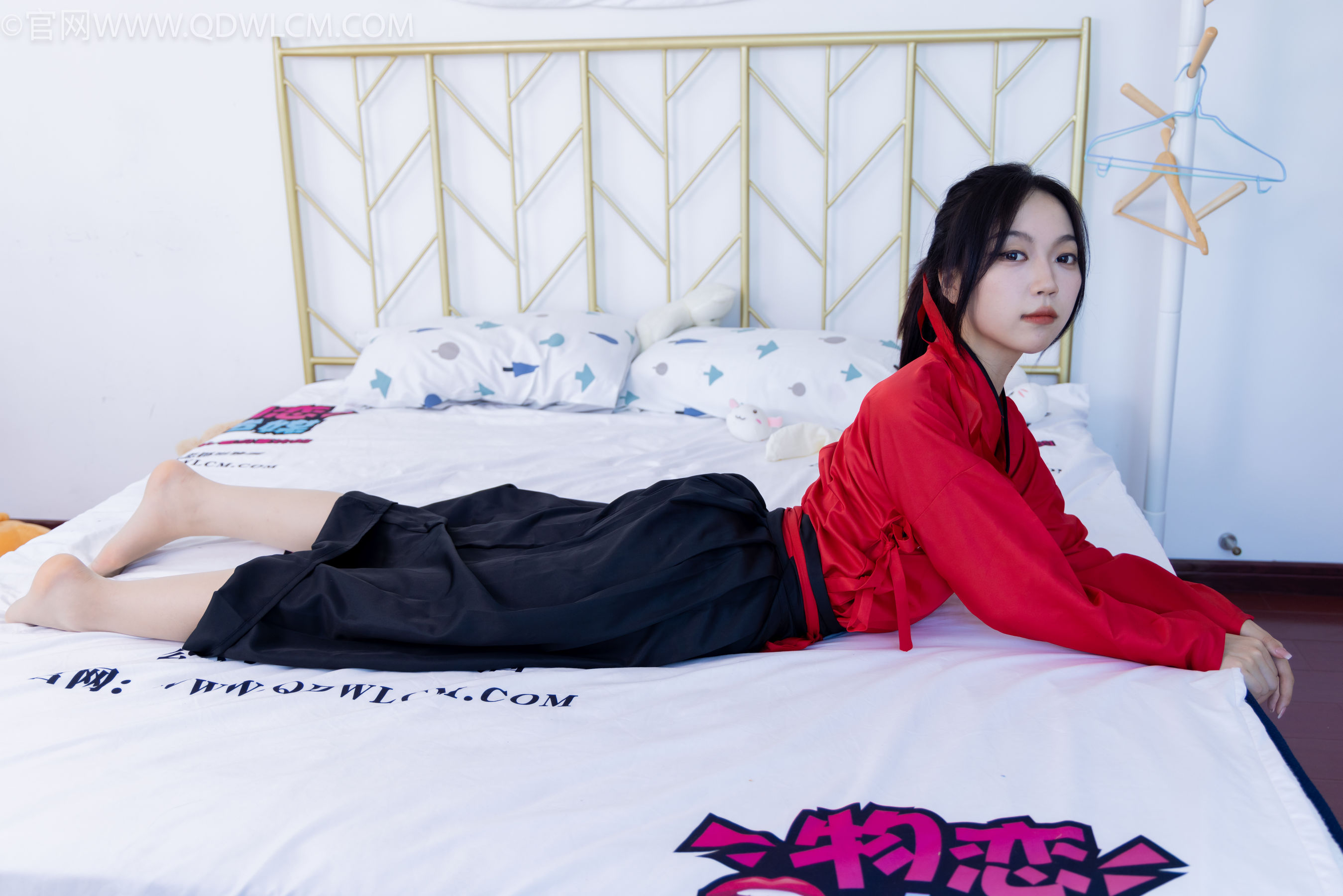 物恋传媒 No.2330 纱纱 - 汉服、皮鞋、白棉袜、薄肉丝/(219P)