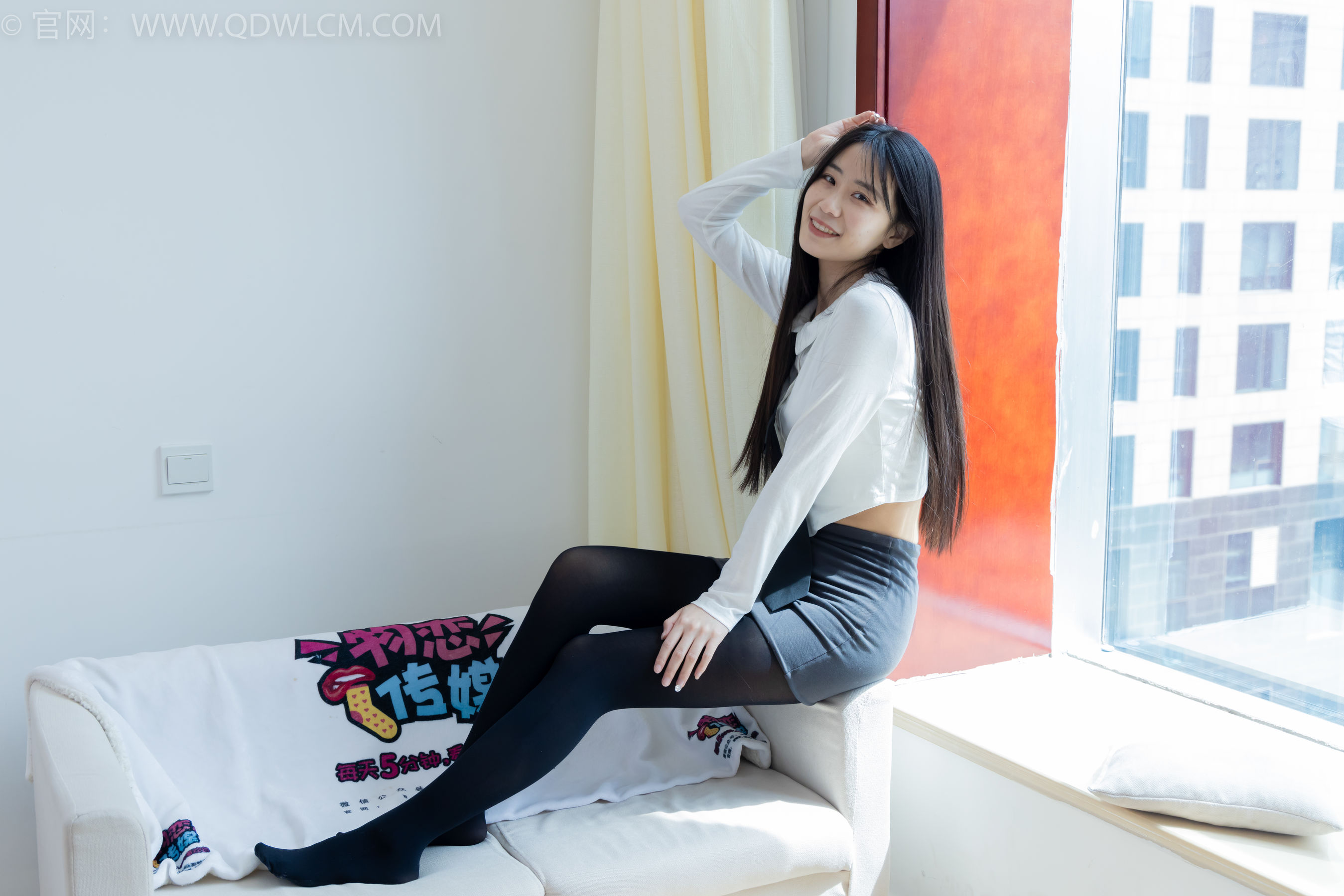 物恋传媒 No.2346 菜菜 - 运动鞋、厚黑丝、裸足/(167P)