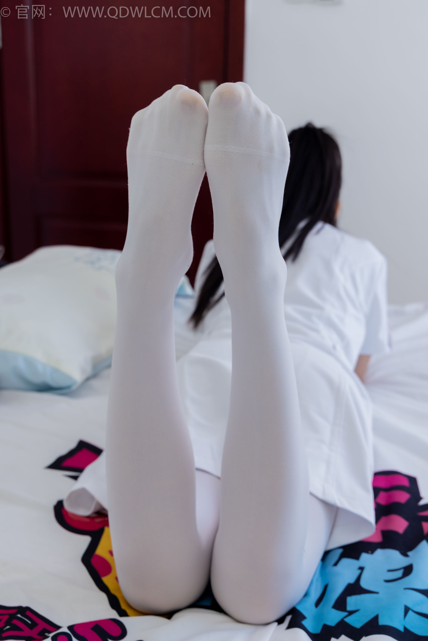 物恋传媒 No.2347 米米 - 板鞋、自然穿脏厚白丝、护士服/(170P)