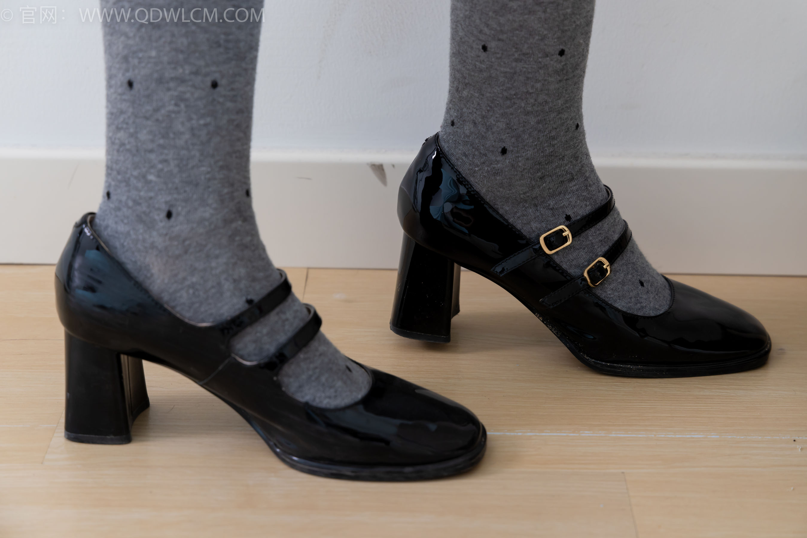 物恋传媒 No.2355 小曦 - 皮鞋、厚灰丝/(160P)