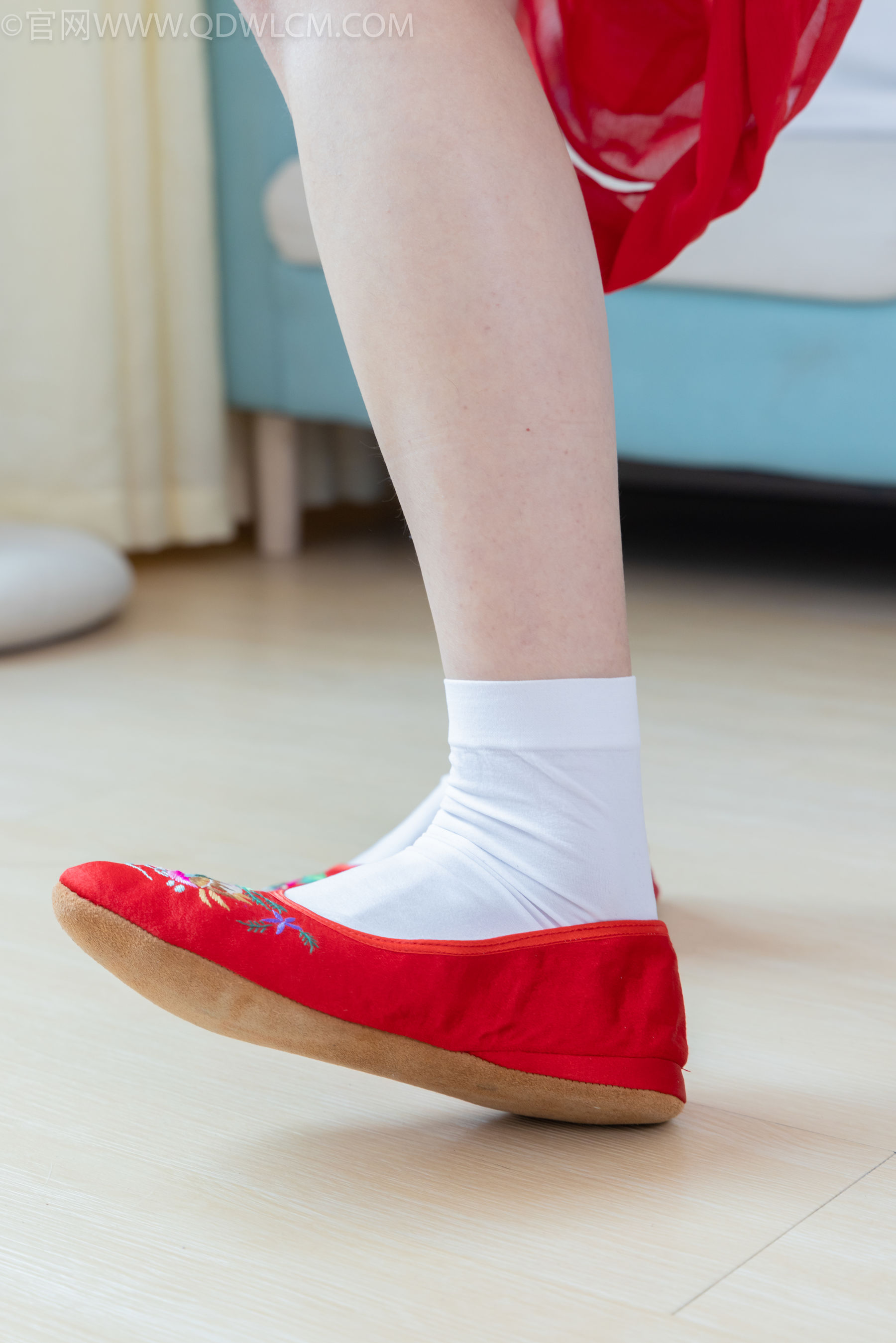 物恋传媒 No.2328 绒绒 - 汉服、布鞋、白棉袜、红色船袜/(174P)
