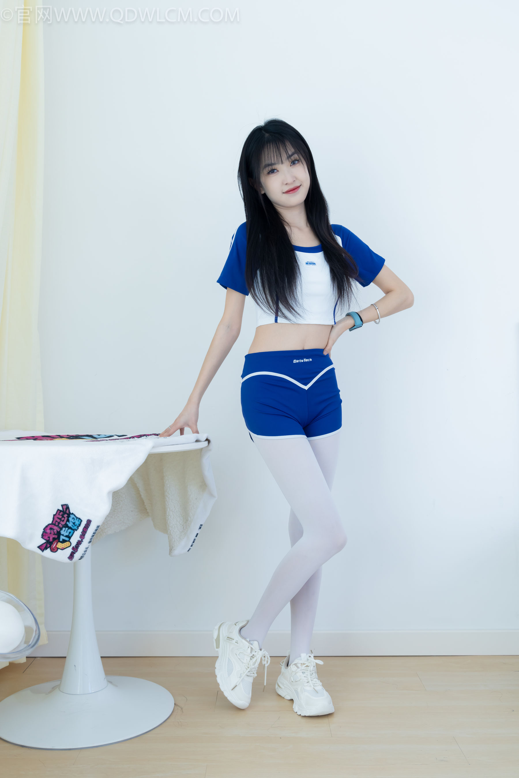 物恋传媒 No.2334 嘉木 - 运动鞋、厚白丝、裸足、裸足/(242P)