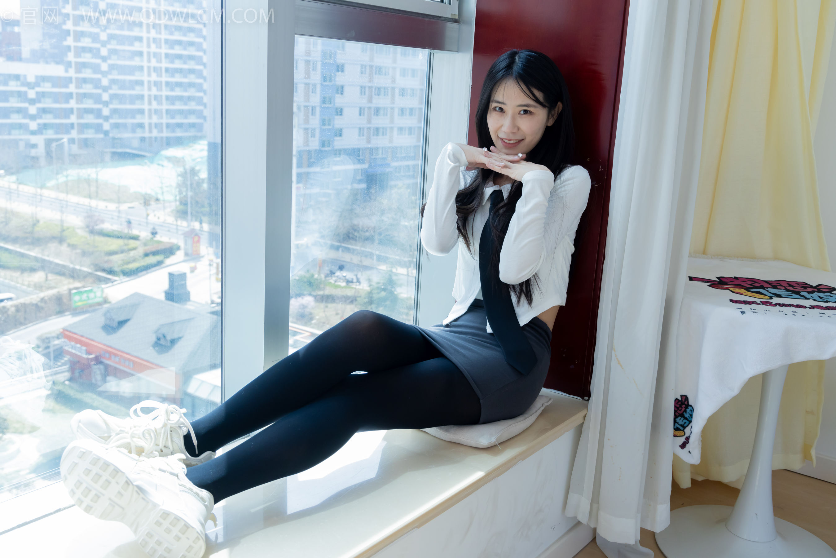 物恋传媒 No.2346 菜菜 - 运动鞋、厚黑丝、裸足/(167P)