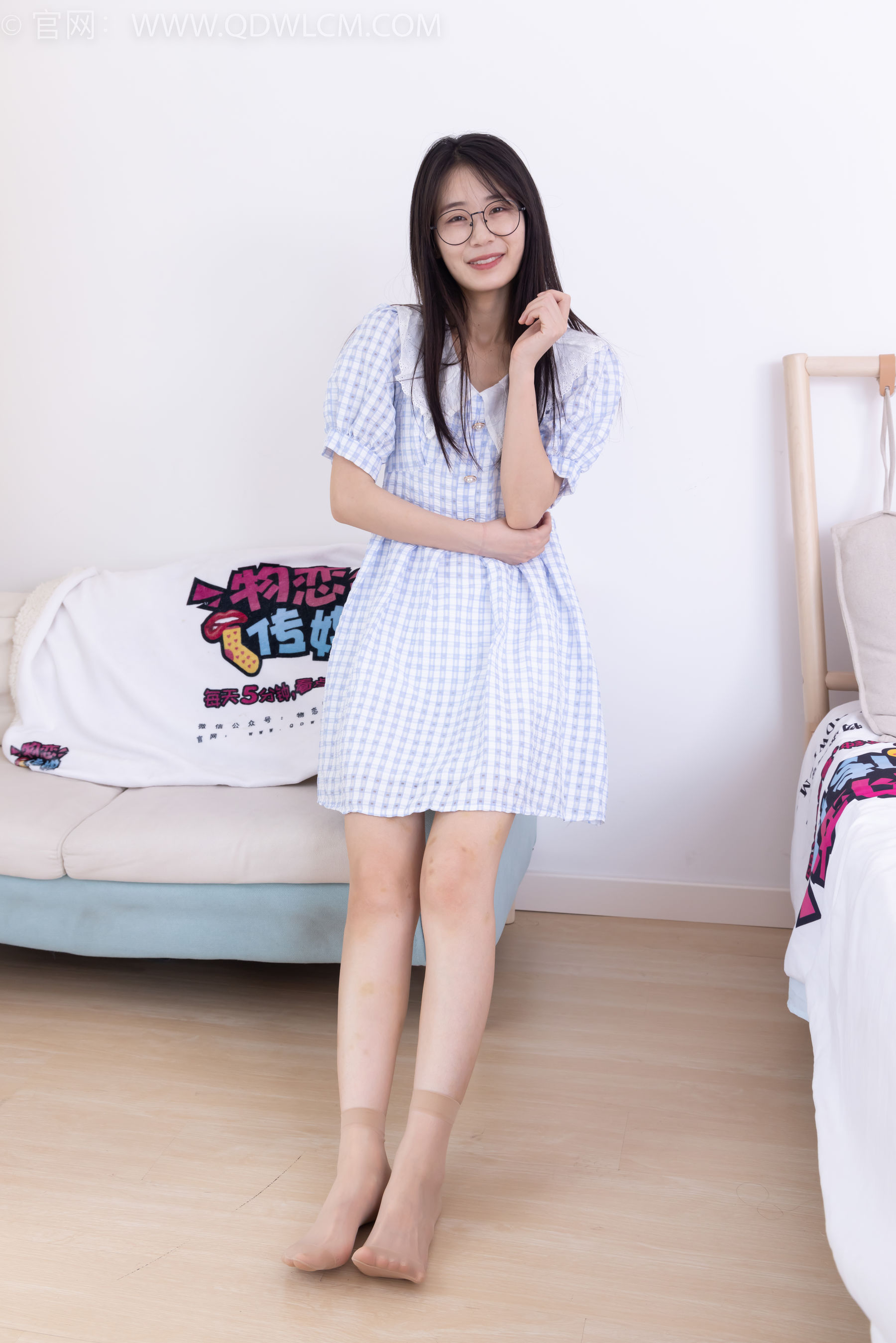 物恋传媒 No.2356 菜菜 - 平底鞋、拖鞋、短肉丝、裸足/(160P)