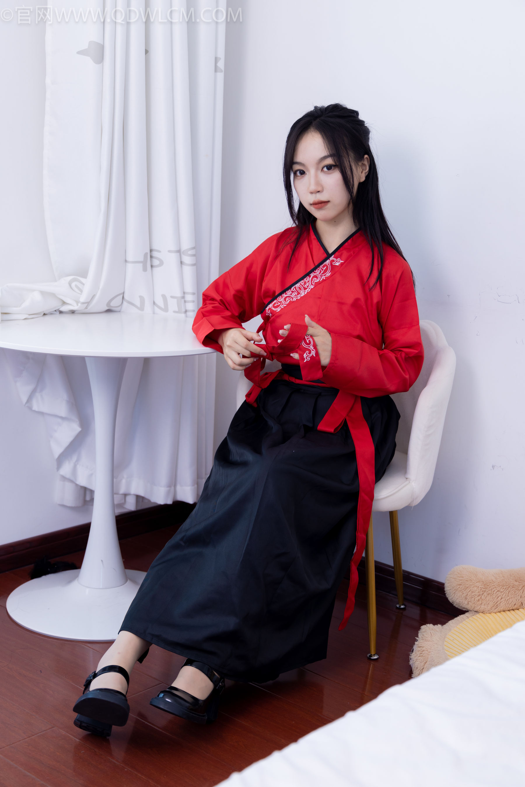 物恋传媒 No.2330 纱纱 - 汉服、皮鞋、白棉袜、薄肉丝/(219P)