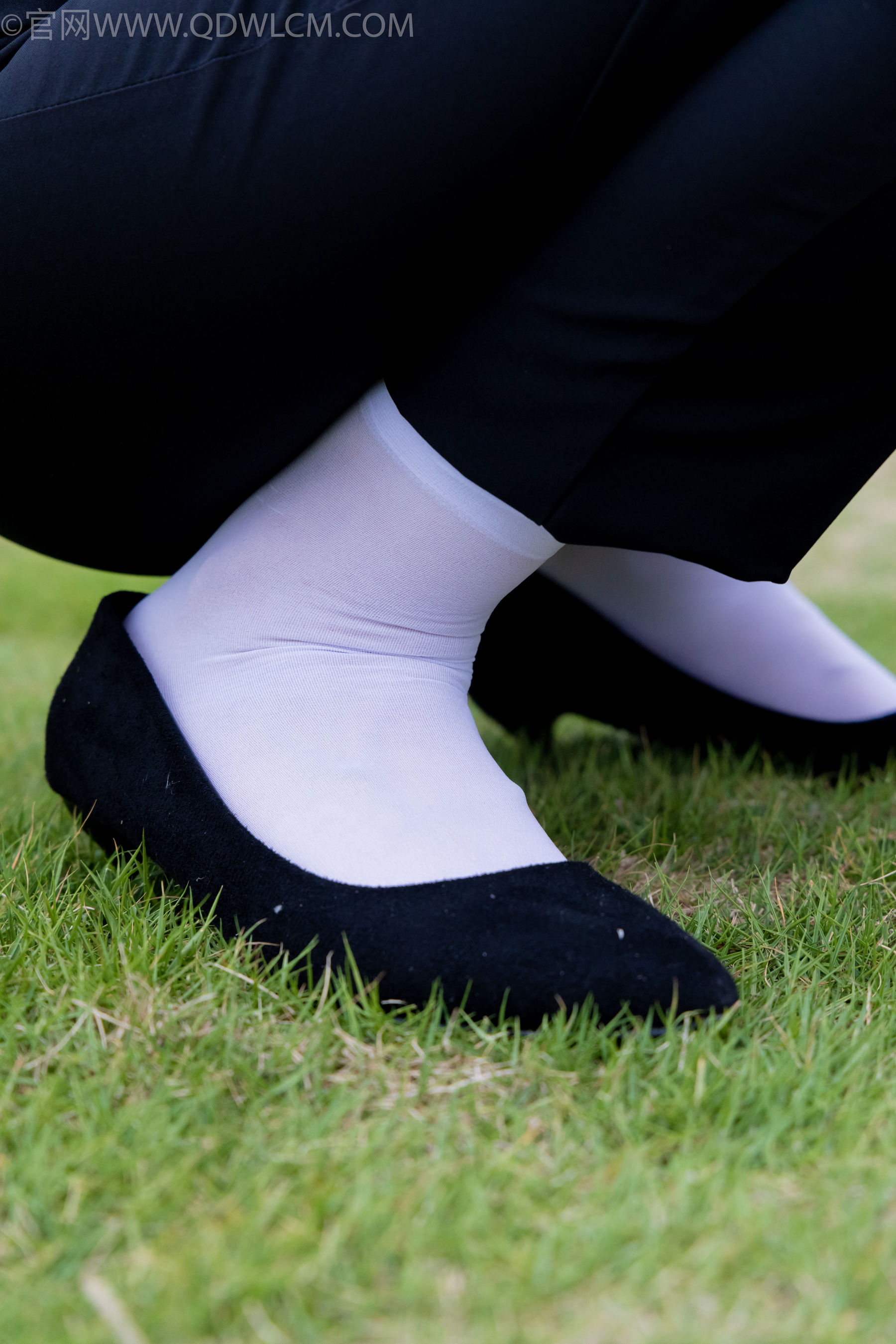 物恋传媒 No.2337 小酒 - 高跟鞋、短黑丝、短白丝/(315P)