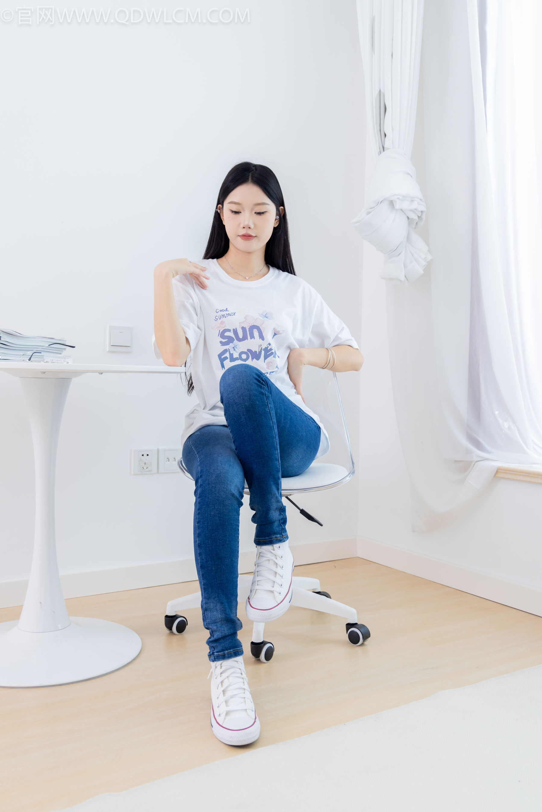 物恋传媒 No.2329 小竹 - 帆布鞋、白船袜、肚子疼揉肚子剧情/(158P)