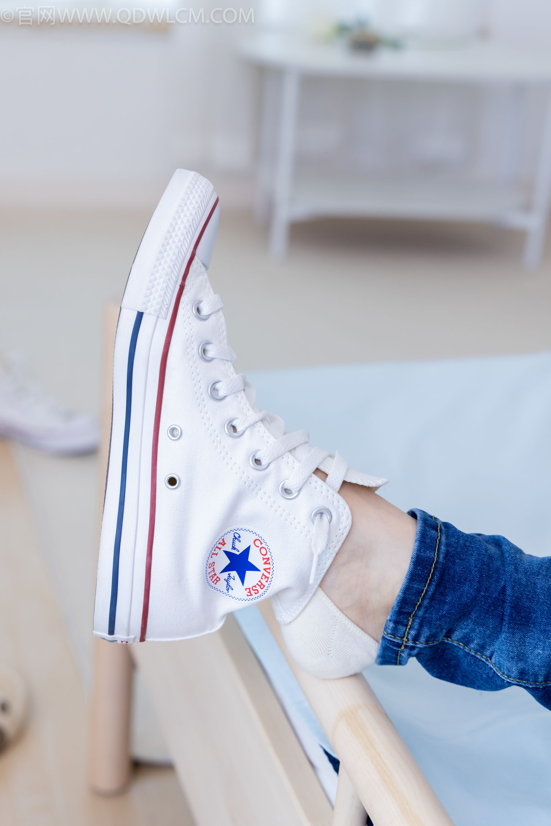 物恋传媒 No.2329 小竹 - 帆布鞋、白船袜、肚子疼揉肚子剧情/(158P)