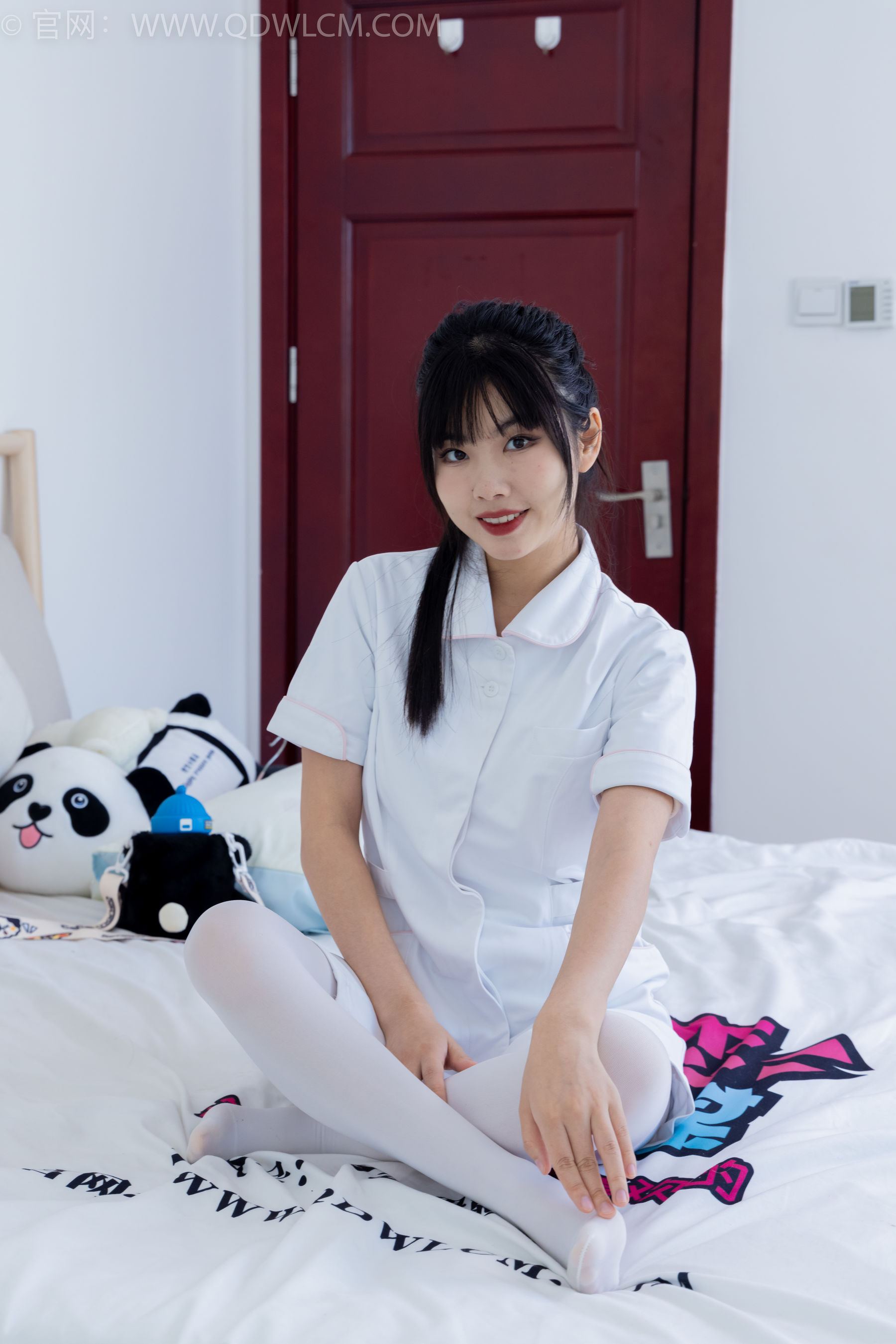 物恋传媒 No.2347 米米 - 板鞋、自然穿脏厚白丝、护士服/(170P)