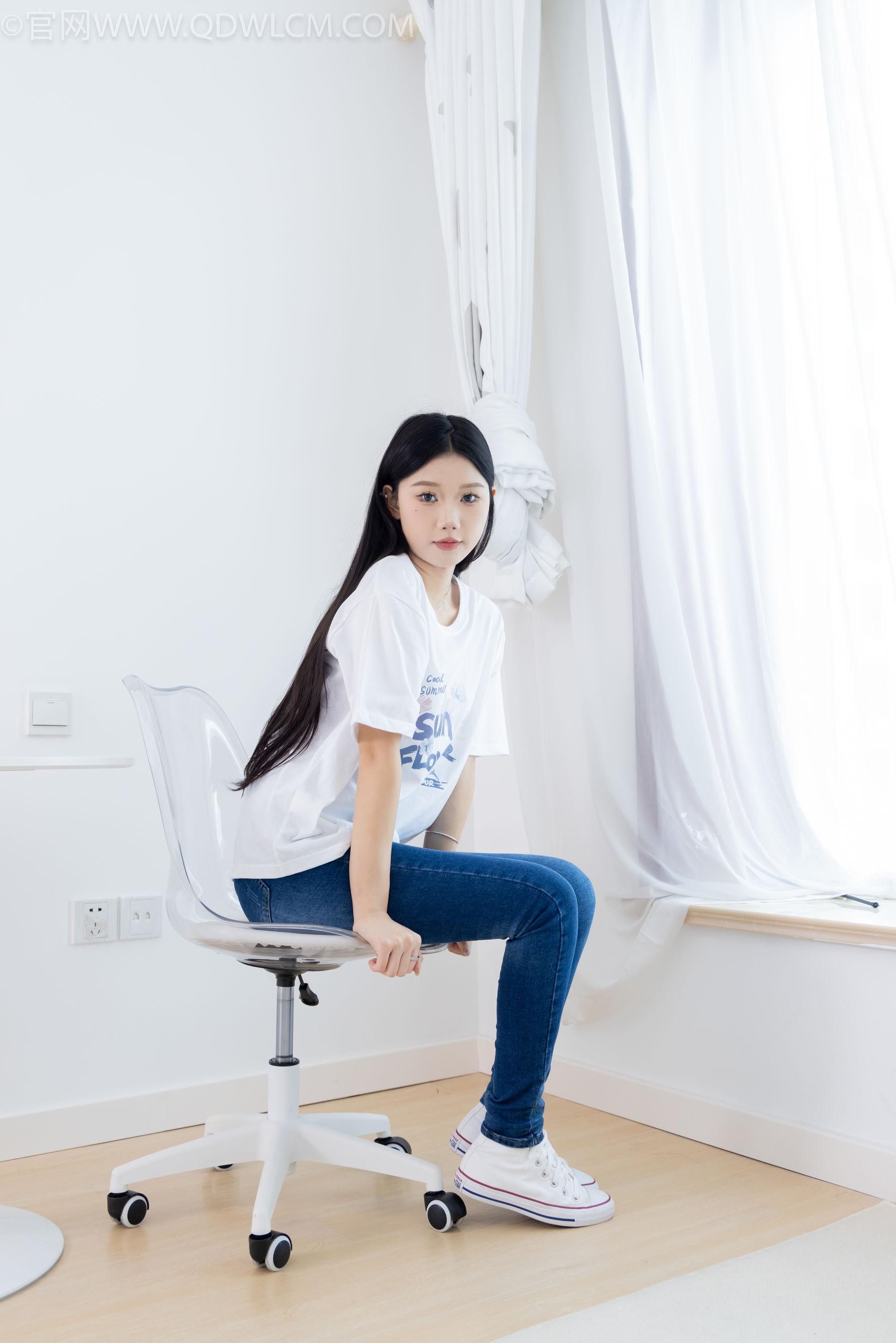 物恋传媒 No.2329 小竹 - 帆布鞋、白船袜、肚子疼揉肚子剧情/(158P)