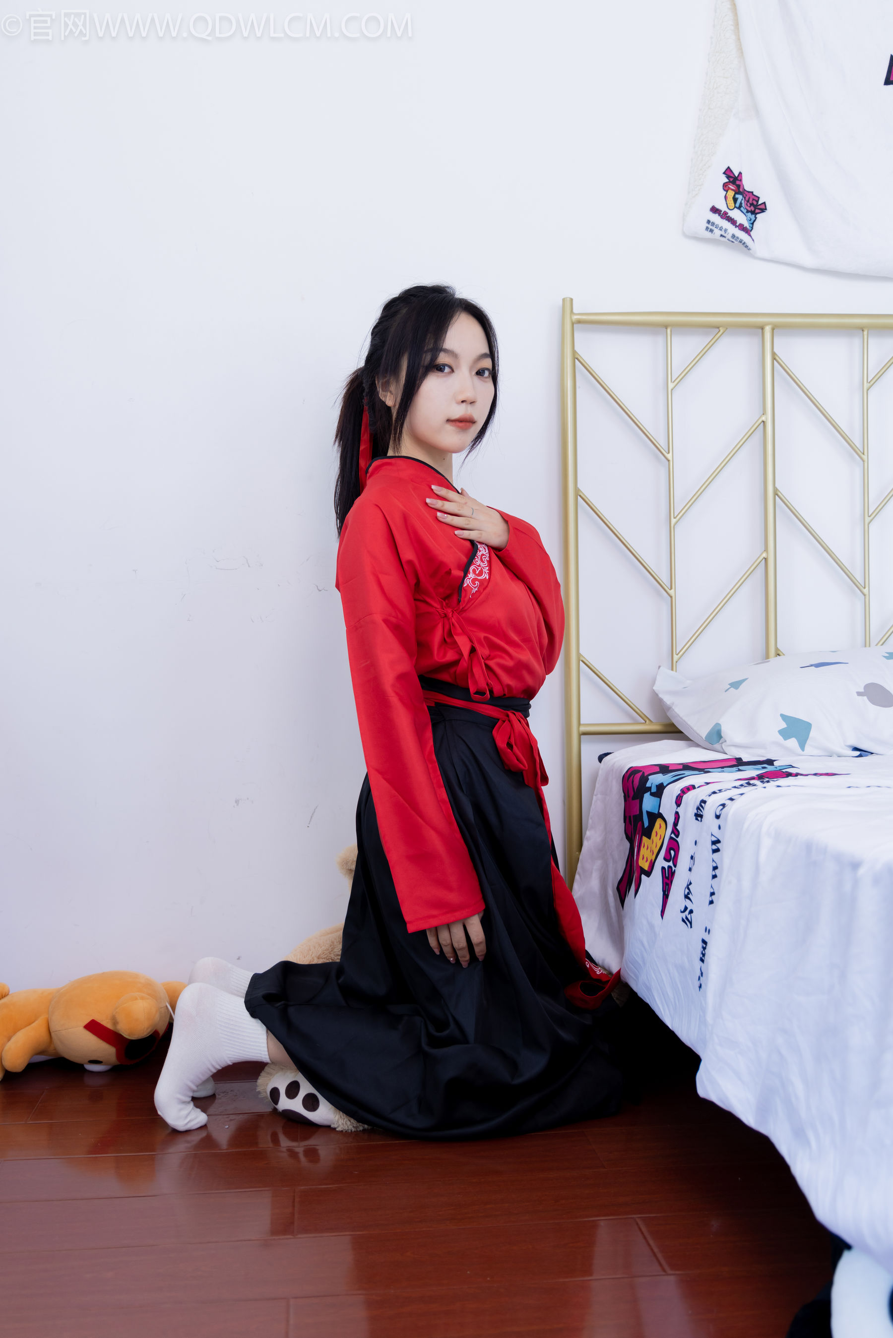 物恋传媒 No.2330 纱纱 - 汉服、皮鞋、白棉袜、薄肉丝/(219P)