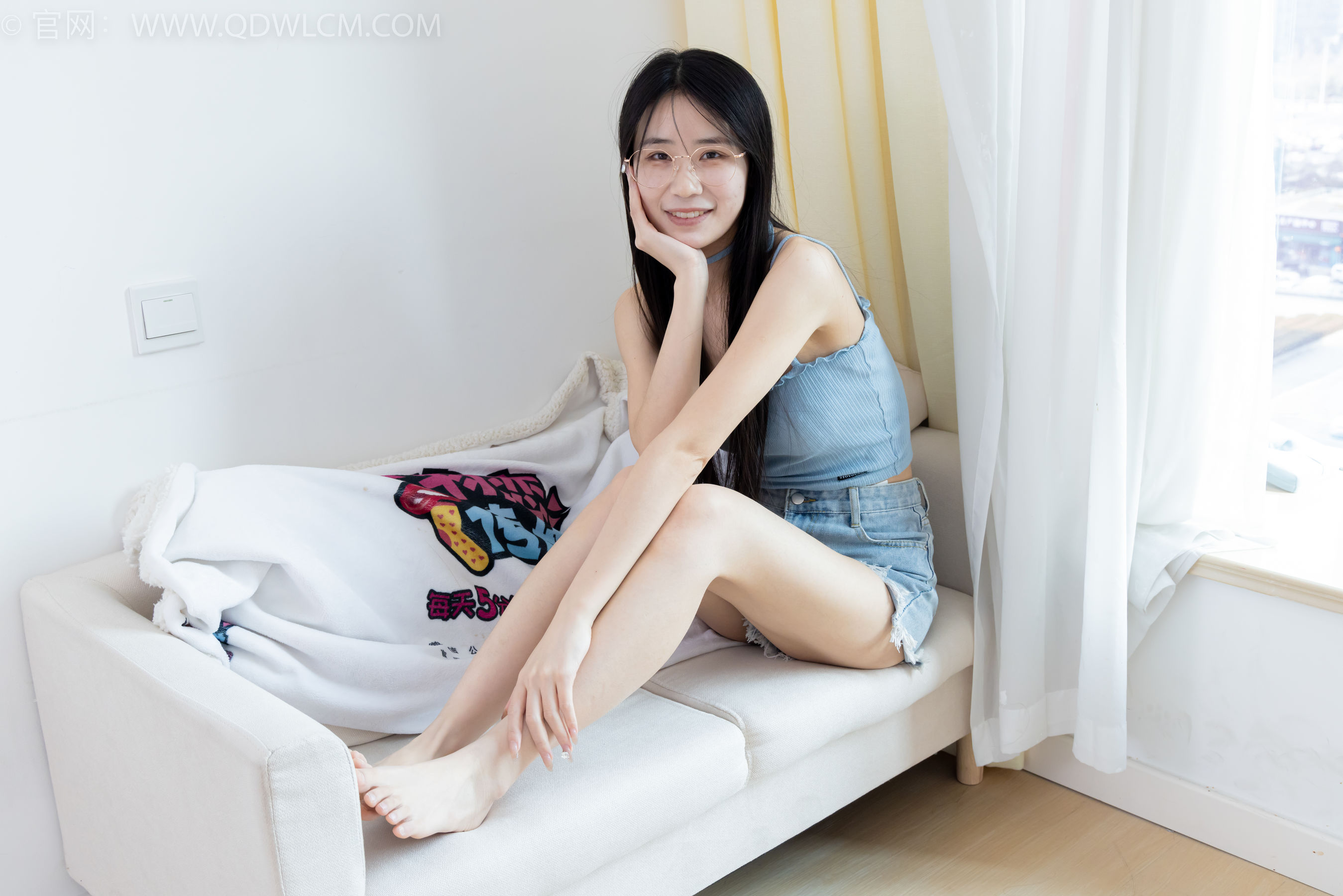 物恋传媒 No.2353 菜菜 - 木屐人字拖、薄黑丝、裸足/(155P)