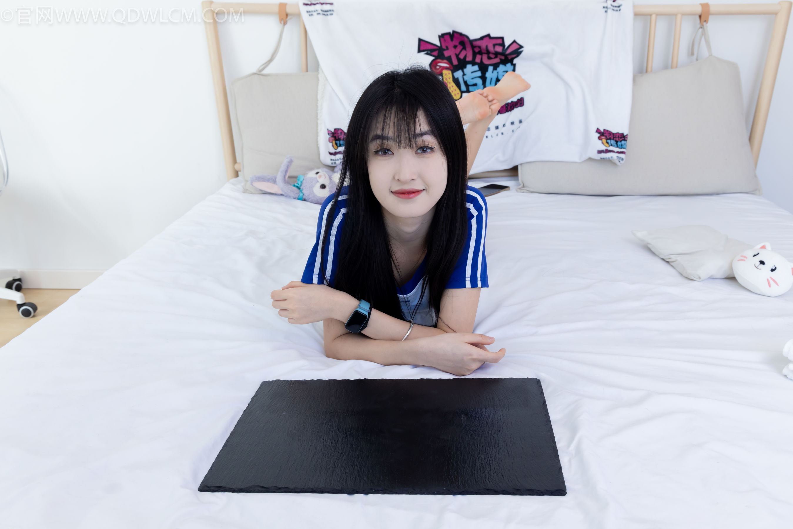 物恋传媒 No.2334 嘉木 - 运动鞋、厚白丝、裸足、裸足/(242P)