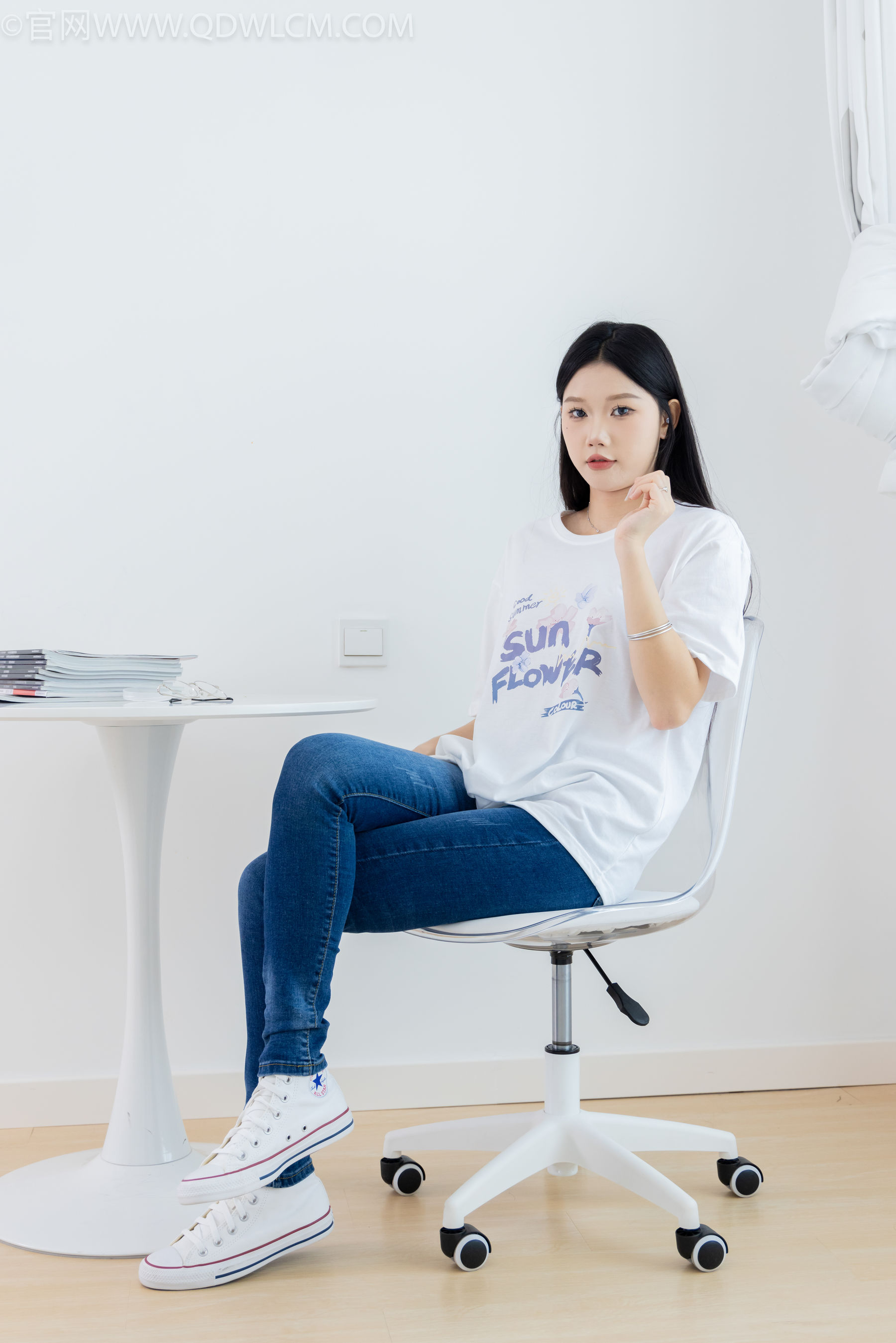 物恋传媒 No.2329 小竹 - 帆布鞋、白船袜、肚子疼揉肚子剧情/(158P)