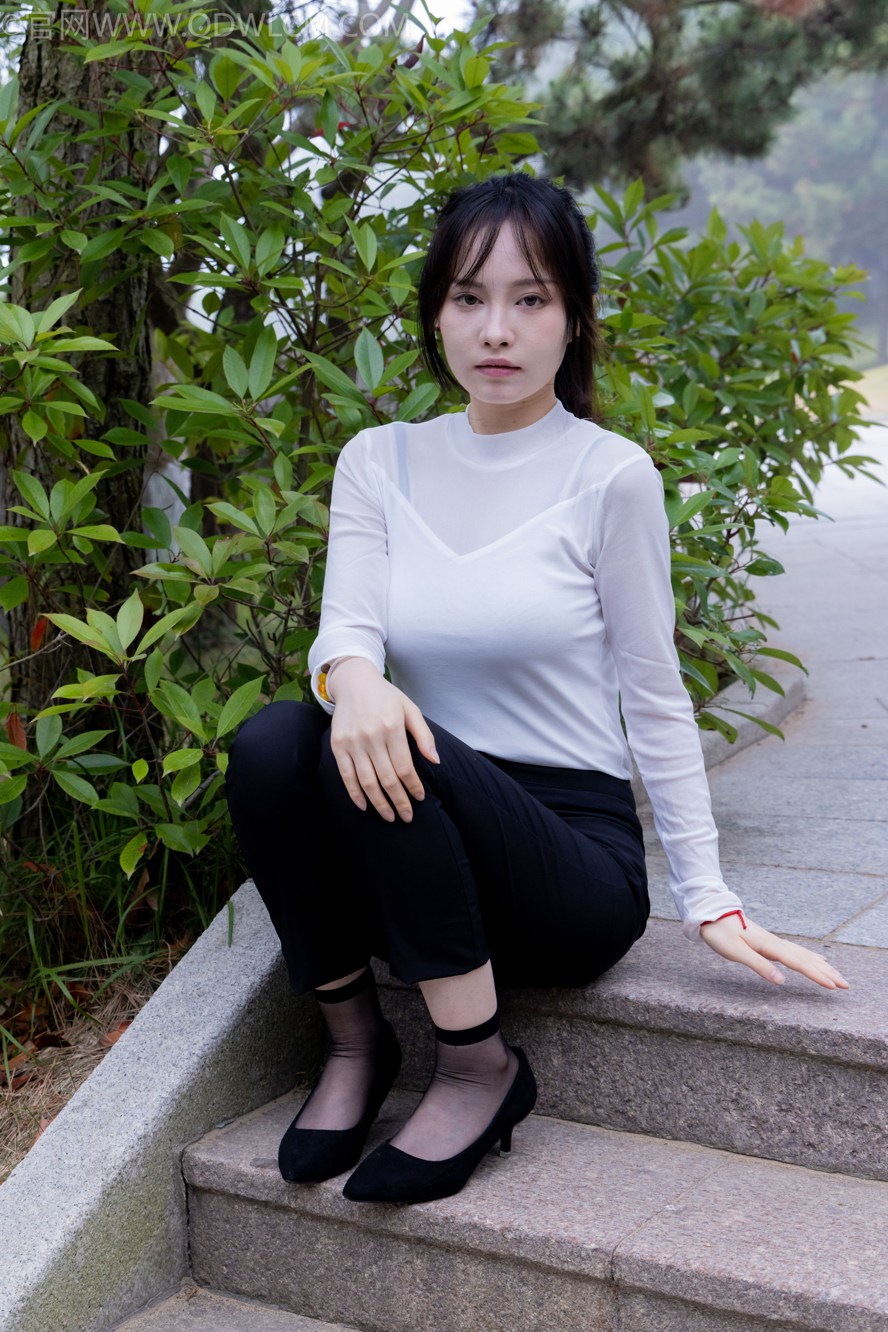 物恋传媒 No.2337 小酒 - 高跟鞋、短黑丝、短白丝/(315P)