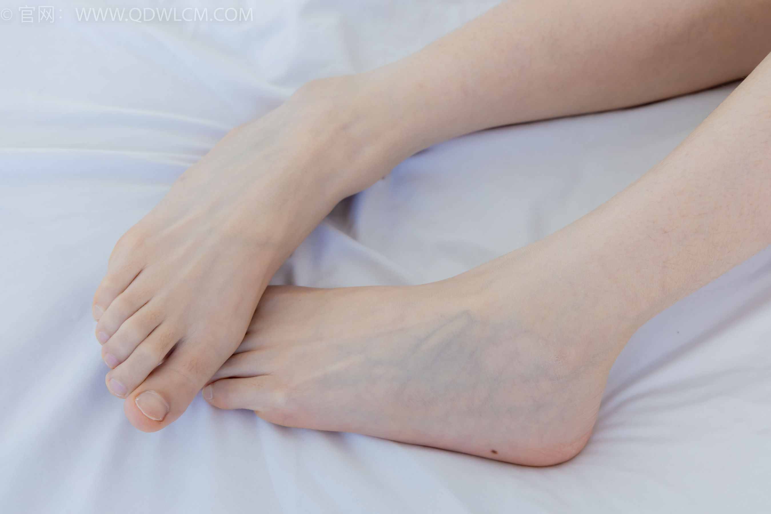 物恋传媒 No.2346 菜菜 - 运动鞋、厚黑丝、裸足/(167P)