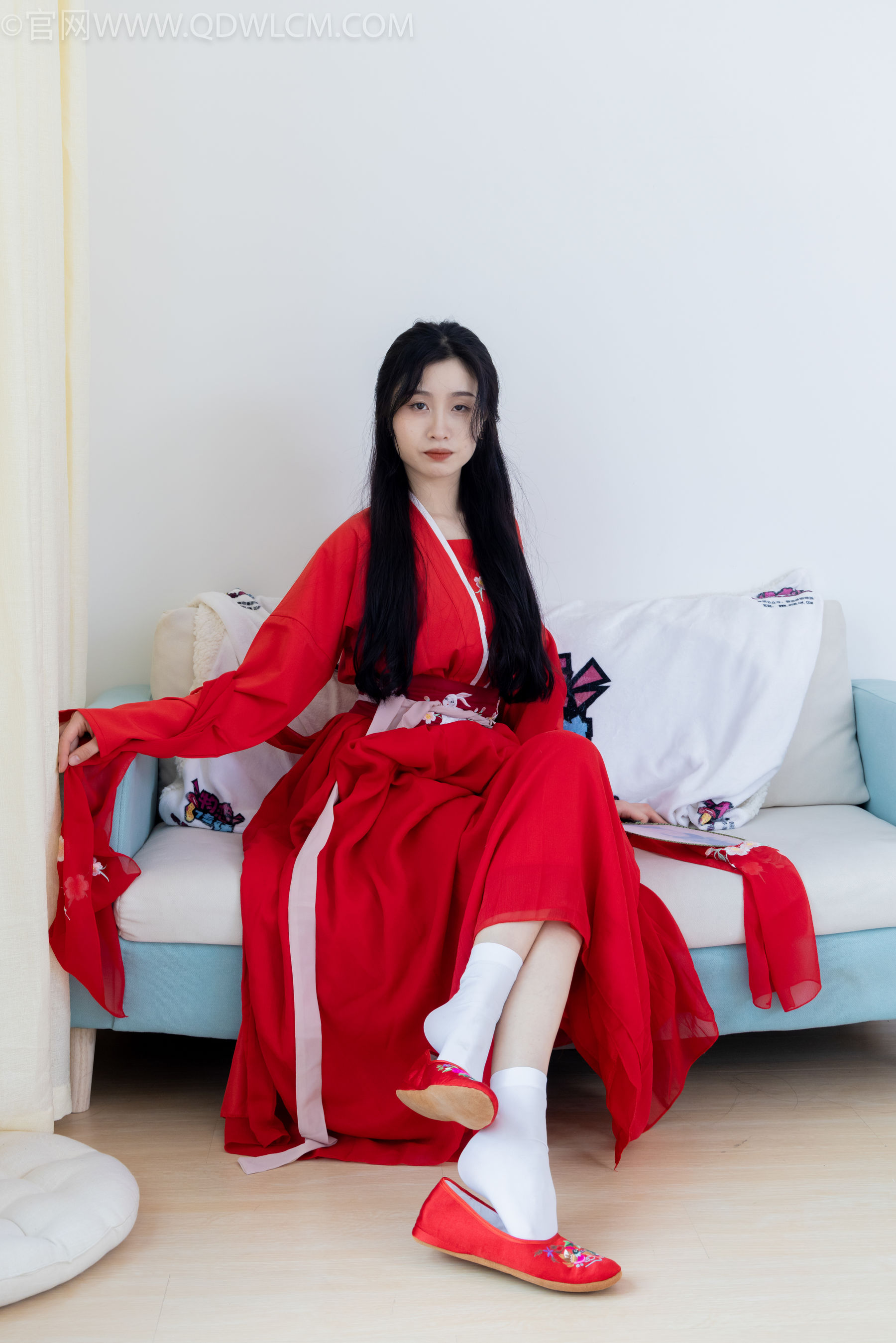 物恋传媒 No.2328 绒绒 - 汉服、布鞋、白棉袜、红色船袜/(174P)