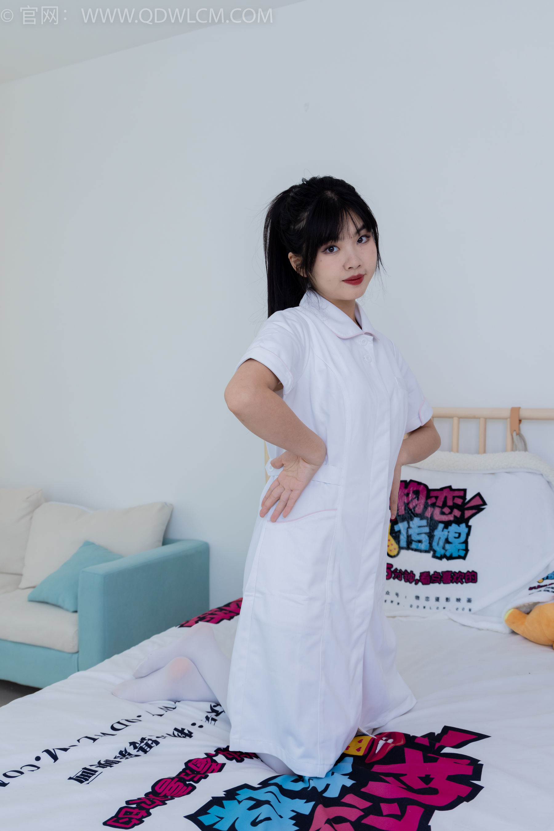 物恋传媒 No.2347 米米 - 板鞋、自然穿脏厚白丝、护士服/(170P)