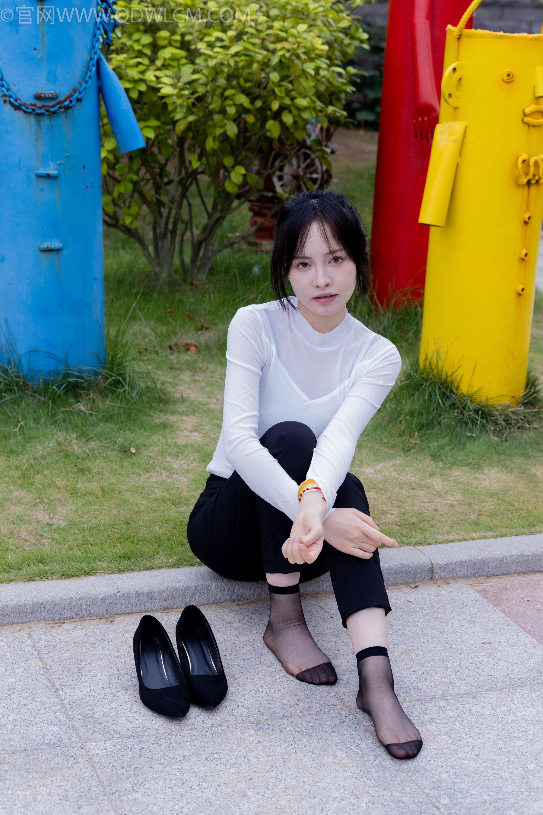 物恋传媒 No.2337 小酒 - 高跟鞋、短黑丝、短白丝/(315P)