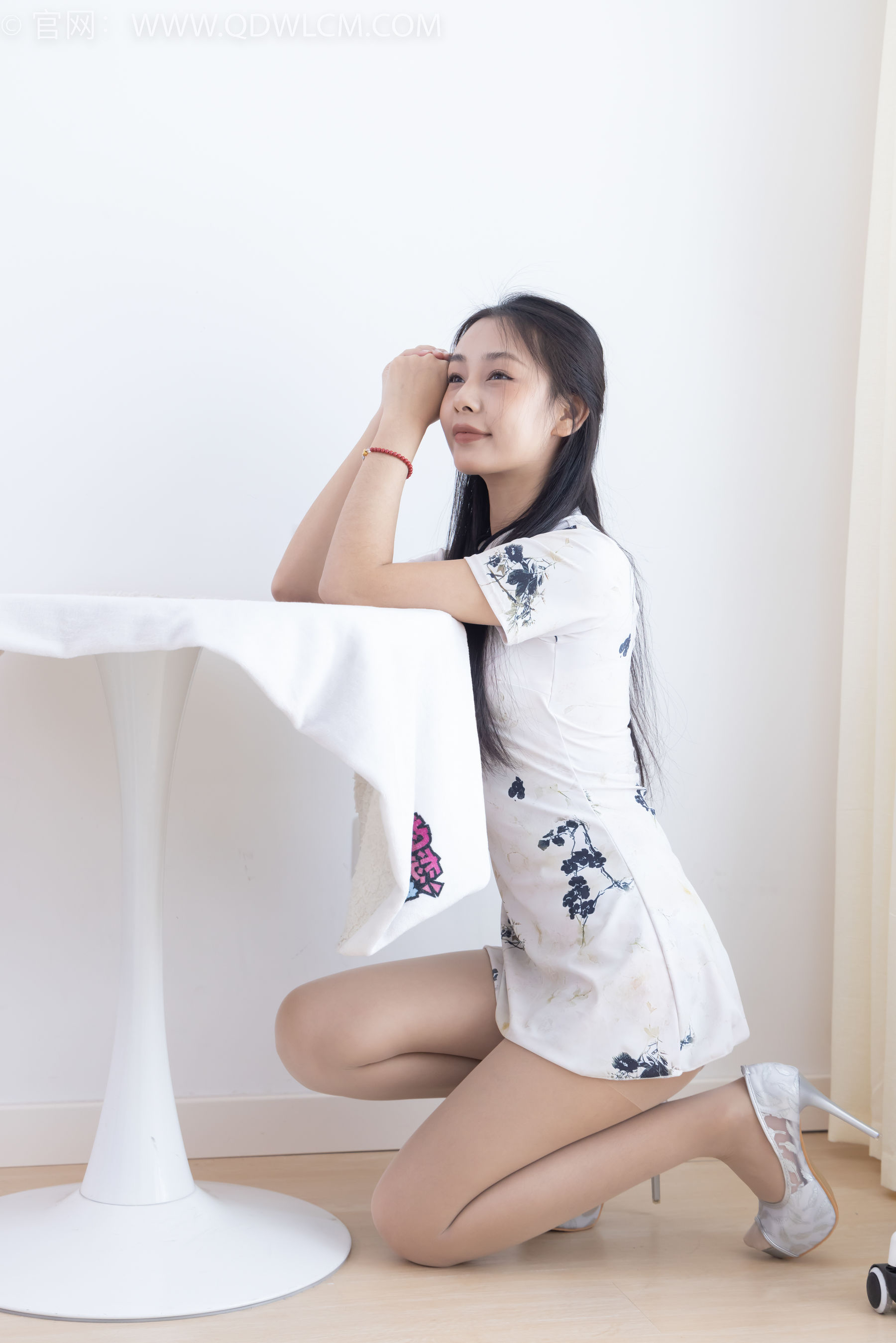 物恋传媒 No.2343 岚岚 - 高跟鞋、自然穿旧薄肉丝、短旗袍/(170P)