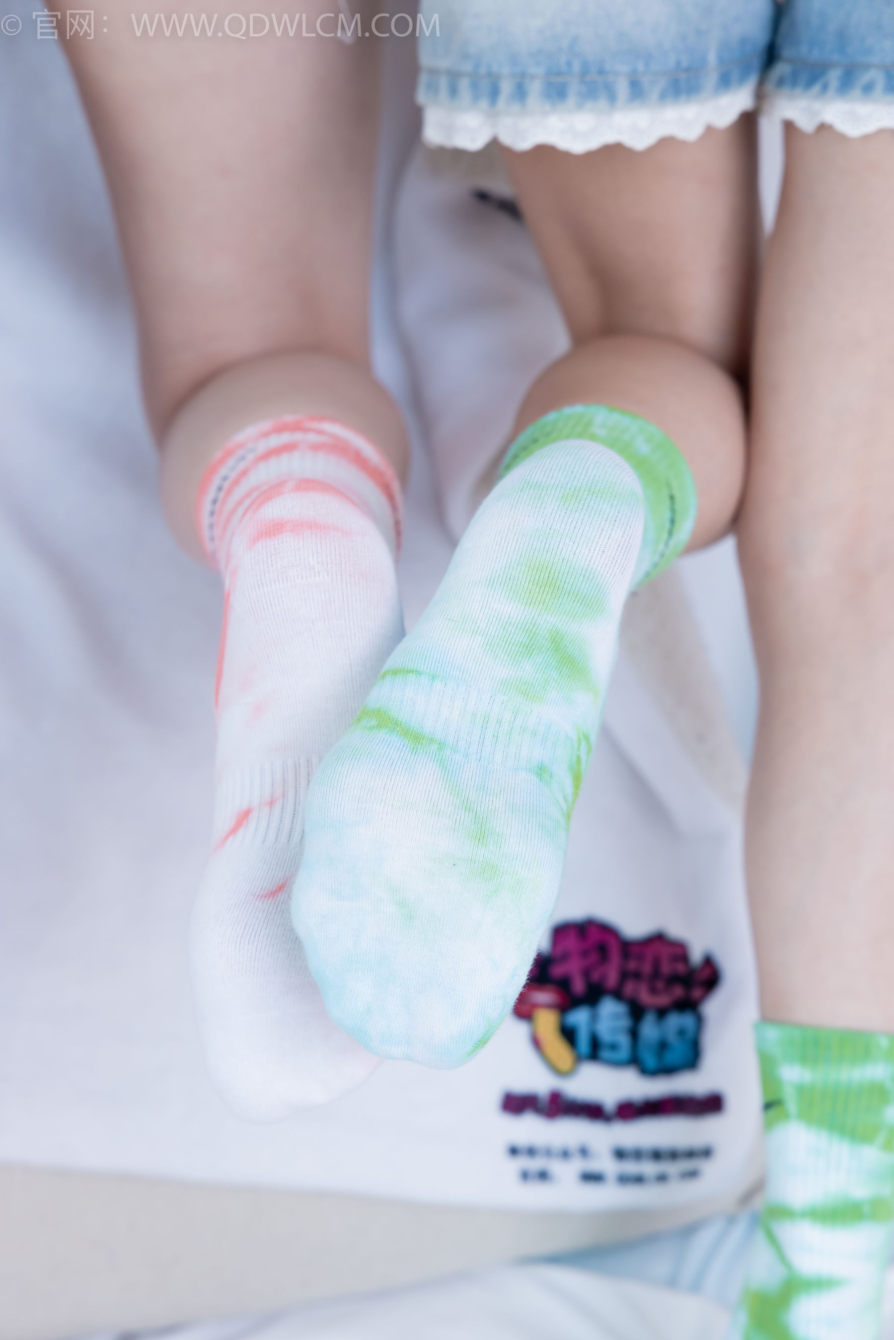 物恋传媒 No.2345 茯苓&恬恬 - 两双板鞋、红棉袜、绿棉袜、裸足/(165P)